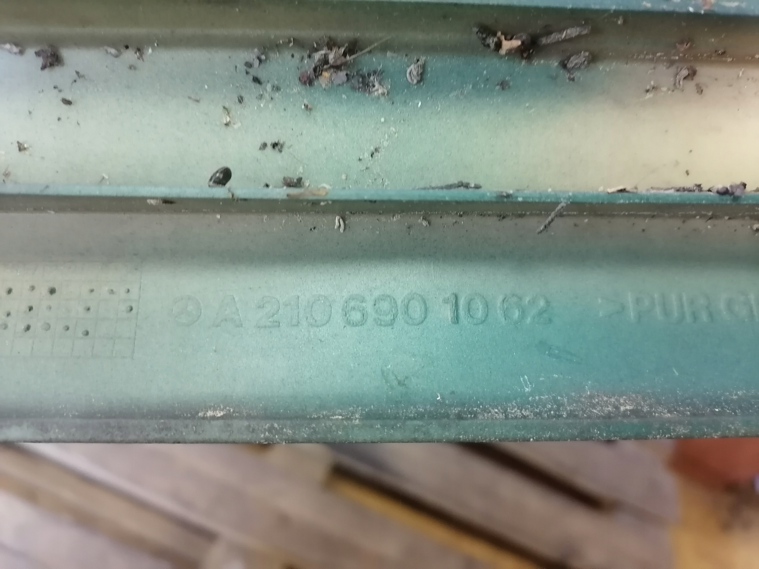 moulding door right rear part MERCEDES E W210 A2106901062