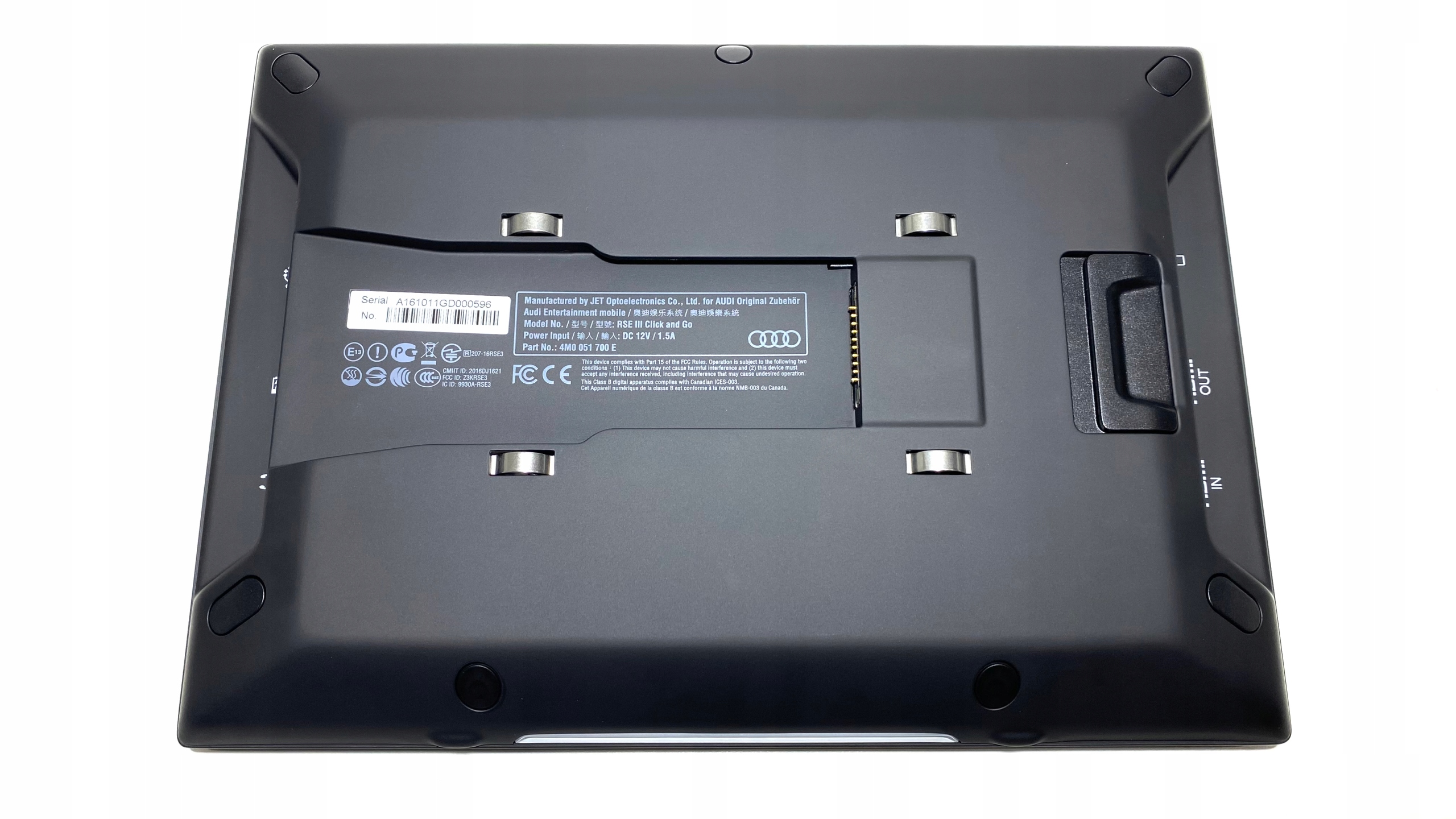 ZESTAW AUDI ENTERTAIMENT MOBILE RSE III 4M0051700F Typ samochodu 4x4/SUV Samochody osobowe