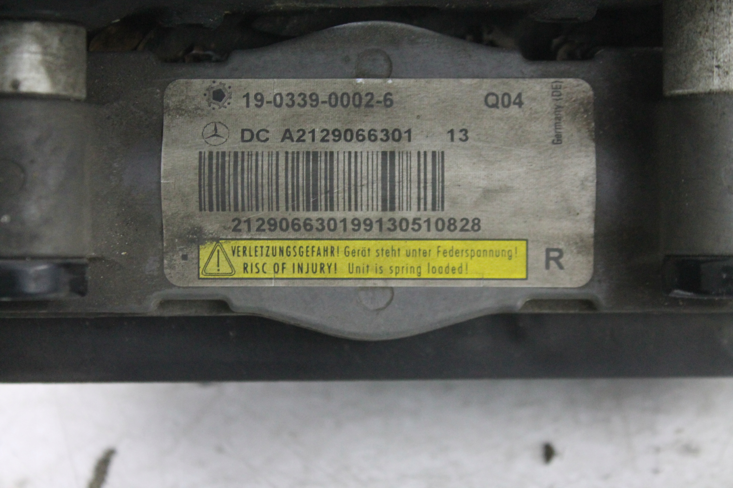 hinge NABOJ bonnets right MERCEDES W207 09-17