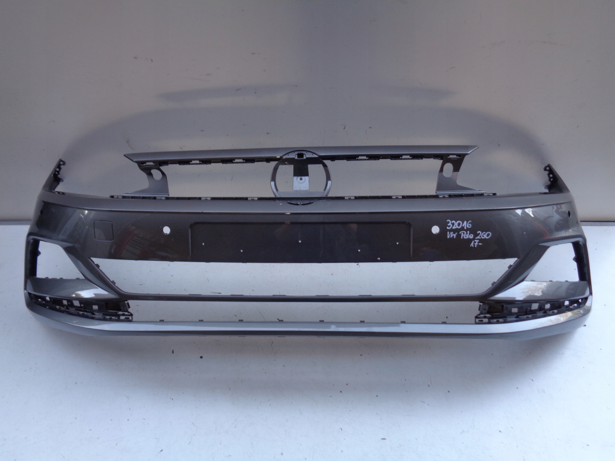 Frontstoßstange VW POLO 2G 2G0 17- NR 32016