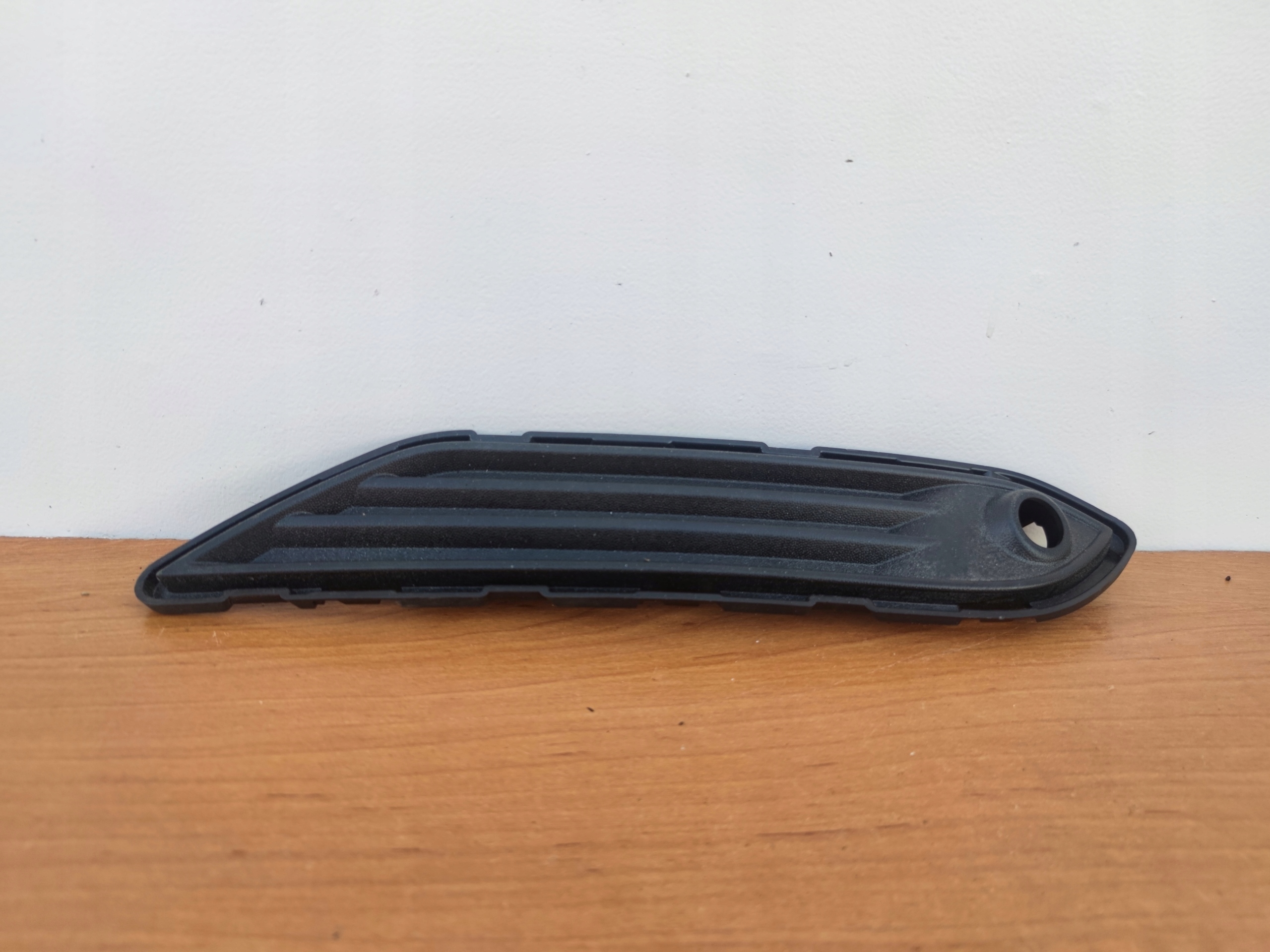SEAT TERRACO left grid of a bumper rear part spoiler