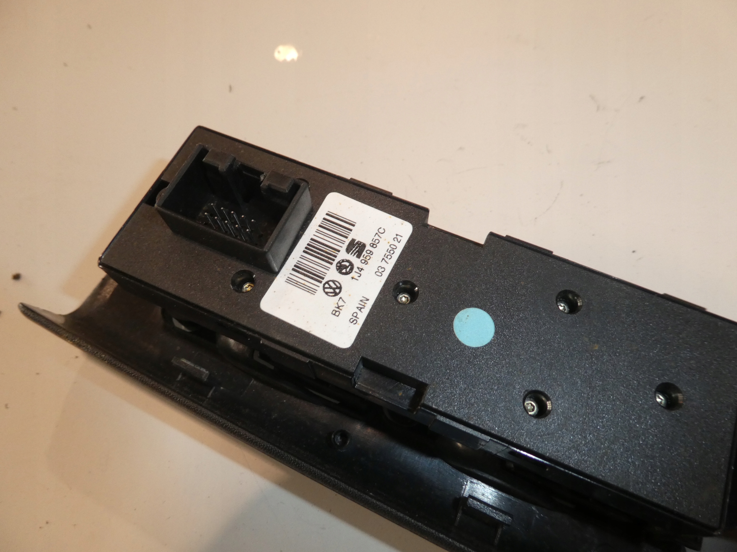 SKODA FABIA and window control switch left 1J4959857C