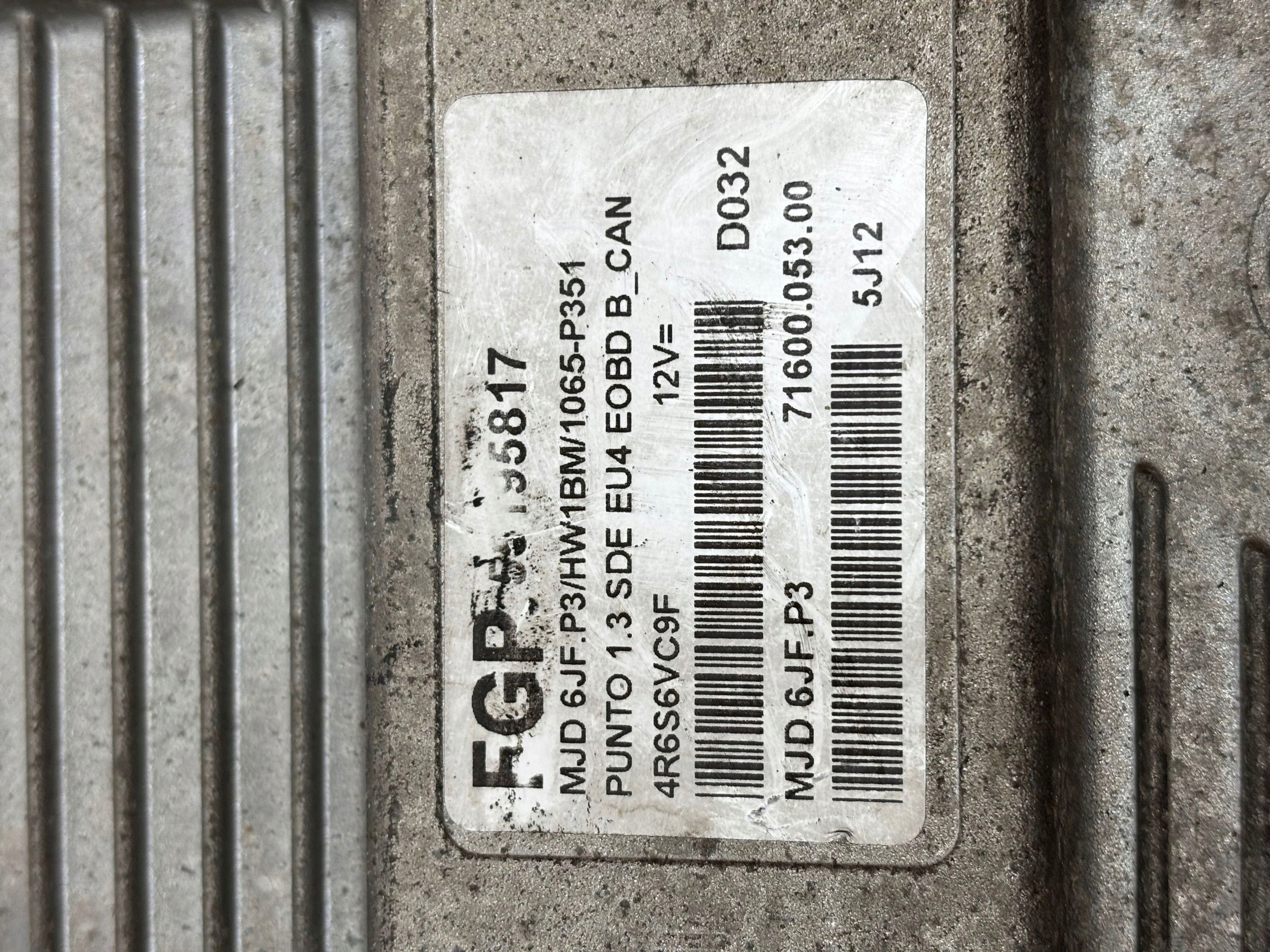 computer control unit of the engine FIAT PUNTO 1.3 55195817