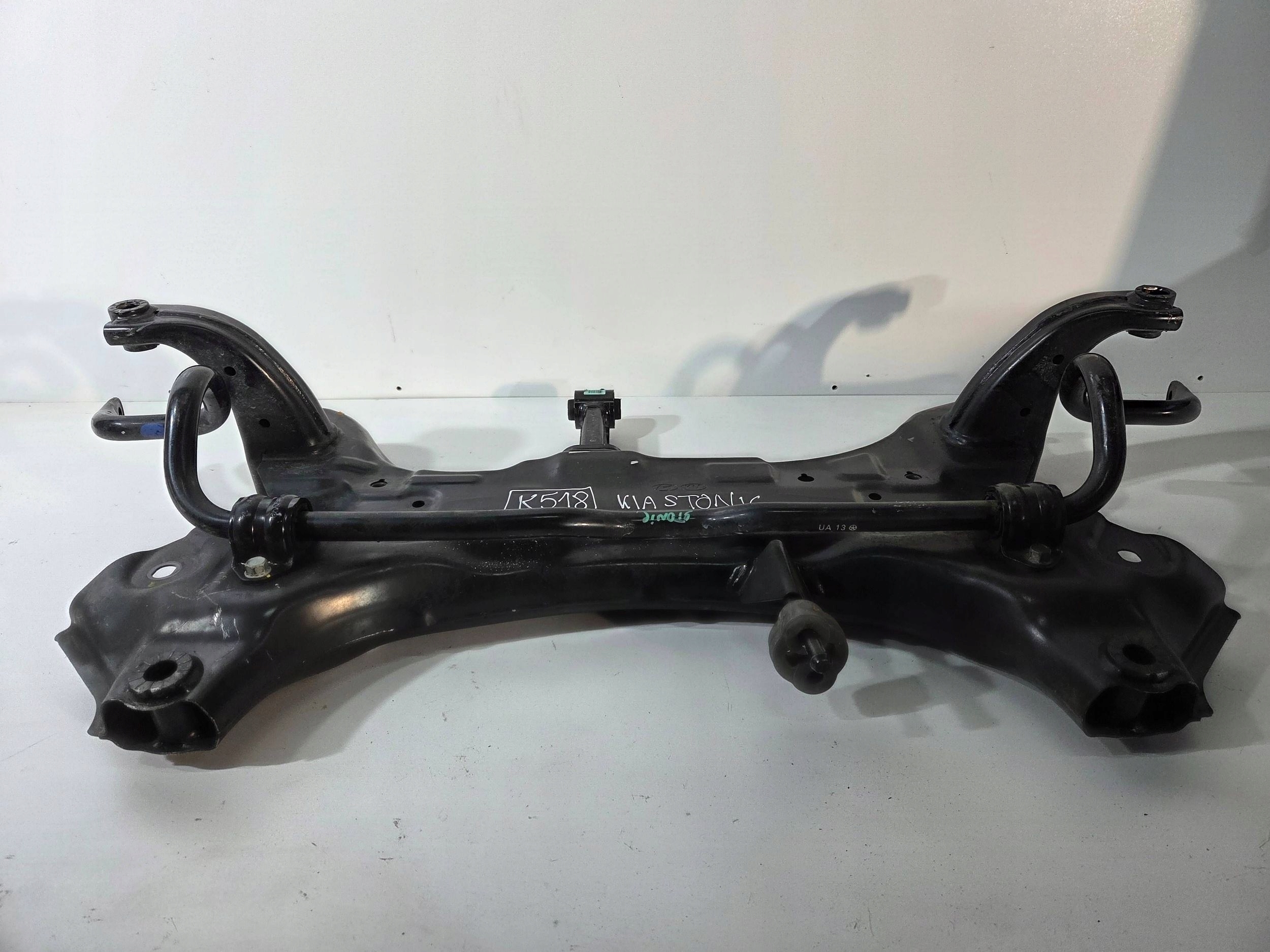 Kia Stonic axle beam front (K518)