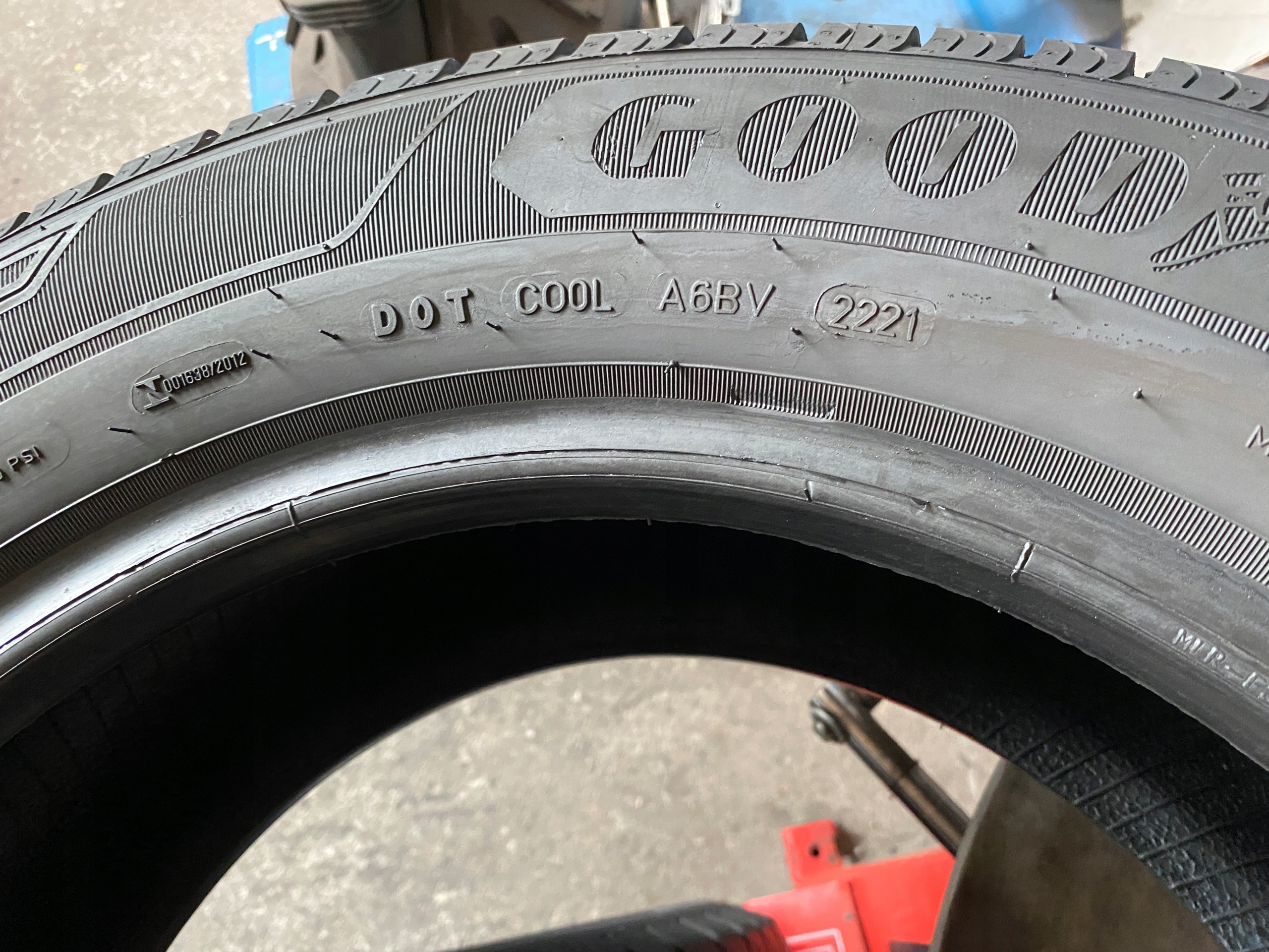 2 tyres summer 215/65R16C Goodyear EfficientGrip Cargo as new