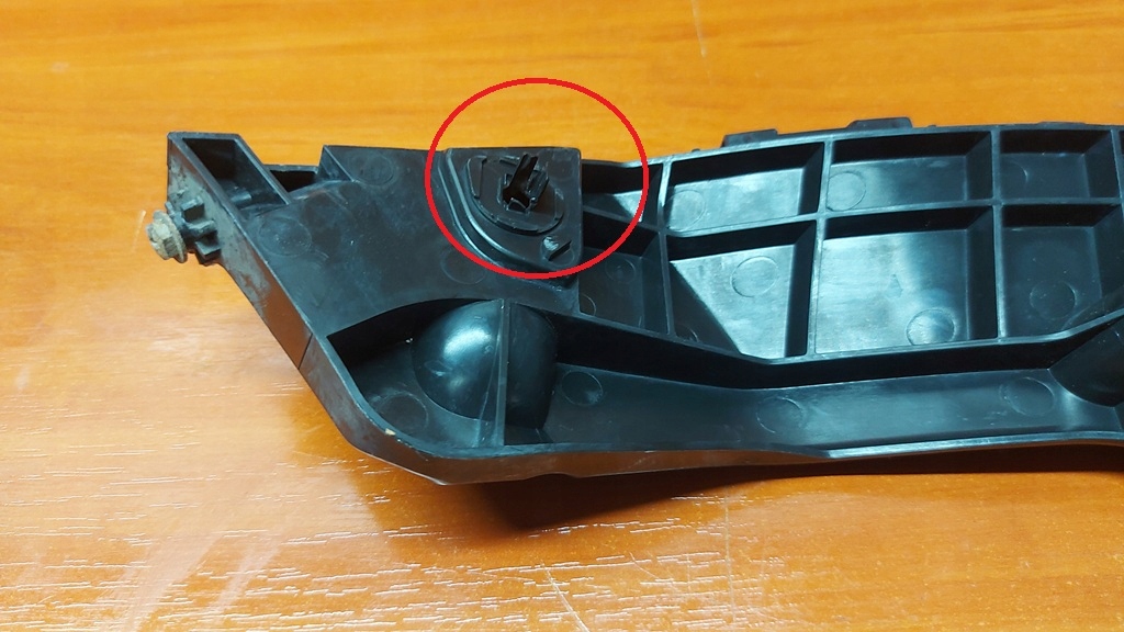 bumper bracket left front TOYOTA RAV4 IV 15-18