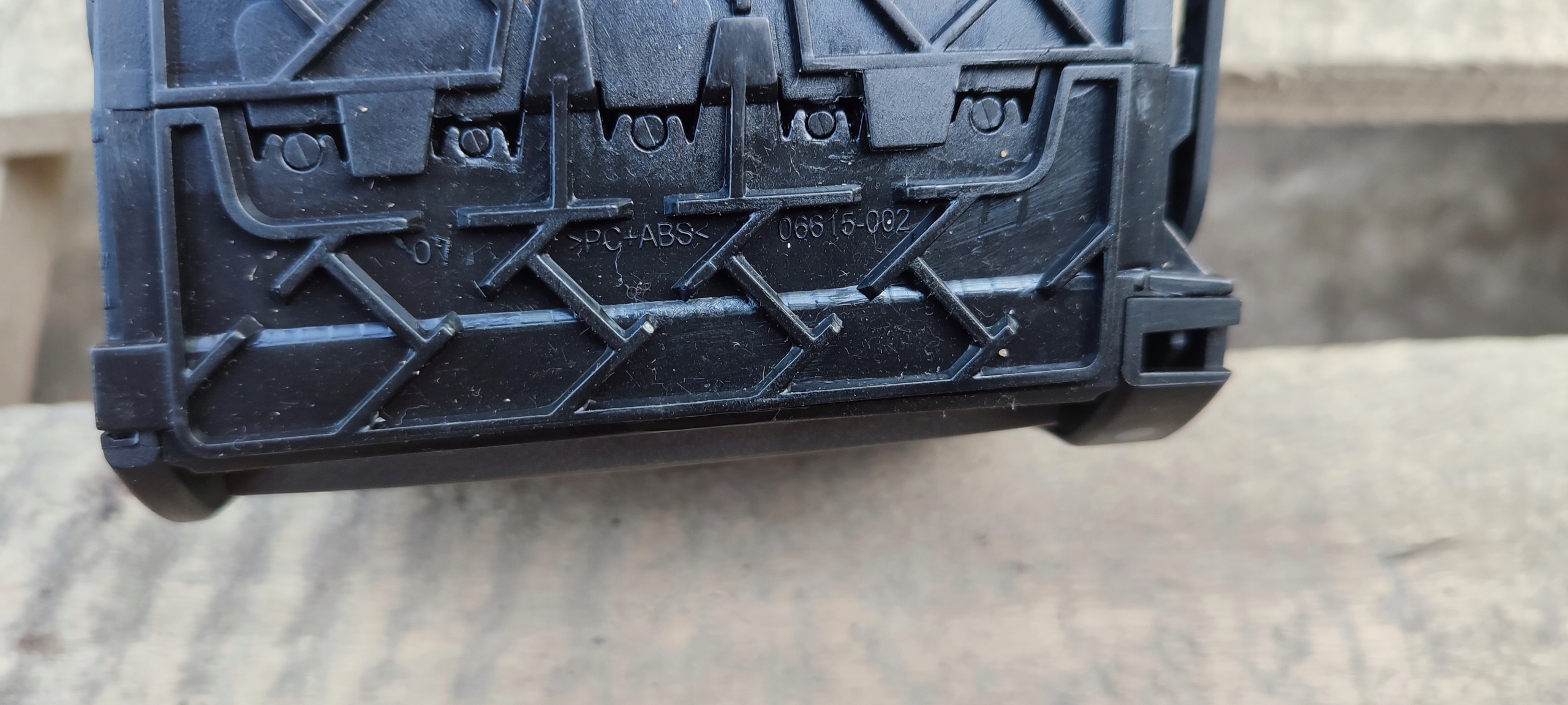 grid air conditioning devices rear tunelu srodkowego Jaguar XF