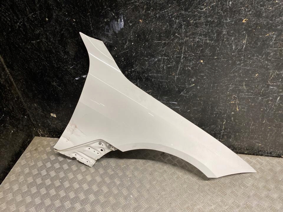 Błotnik BMW i4 2024 prawa strona