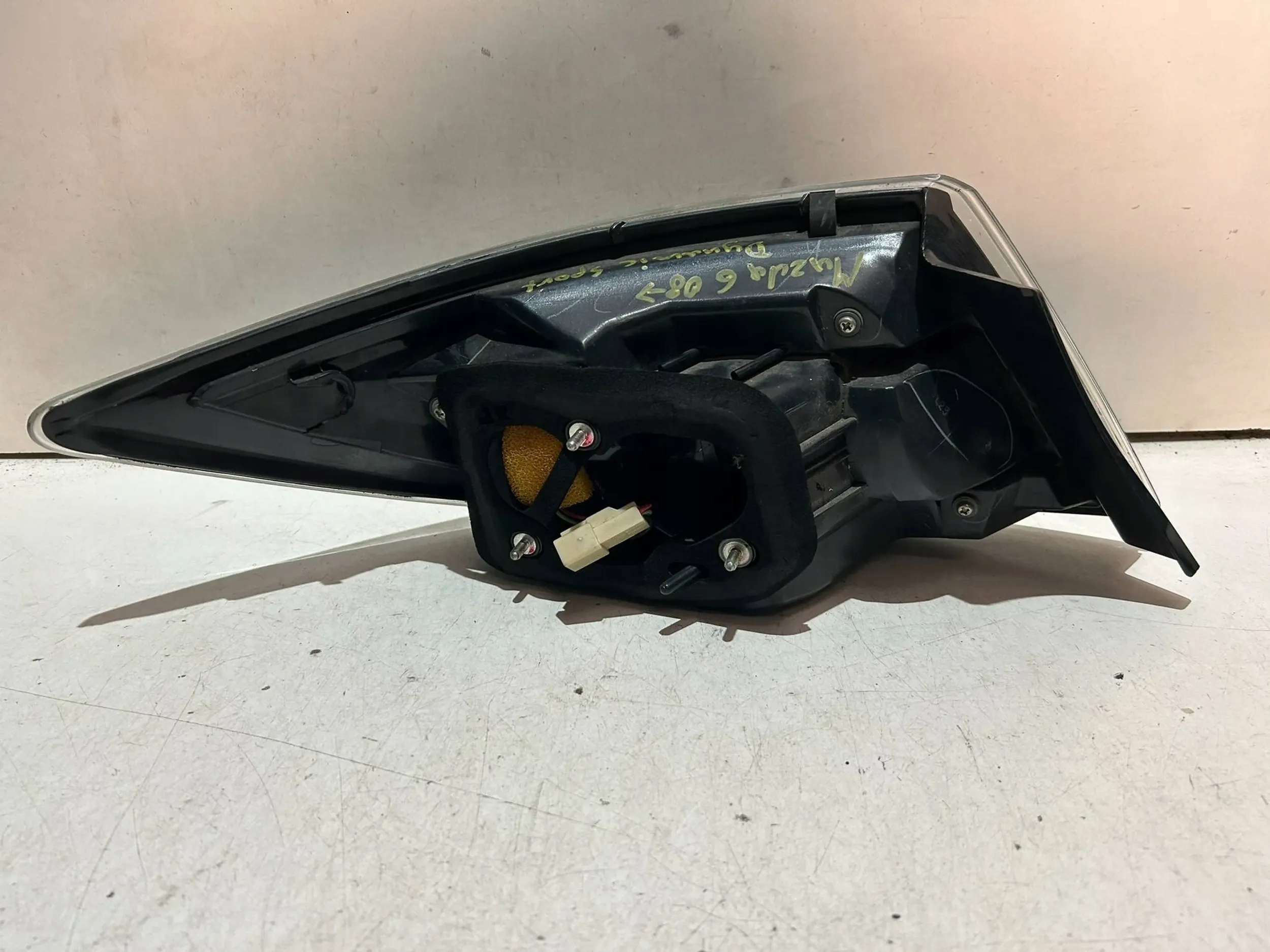 Lampa tył prawy Mazda 6 2010 Producent części Mazda OE