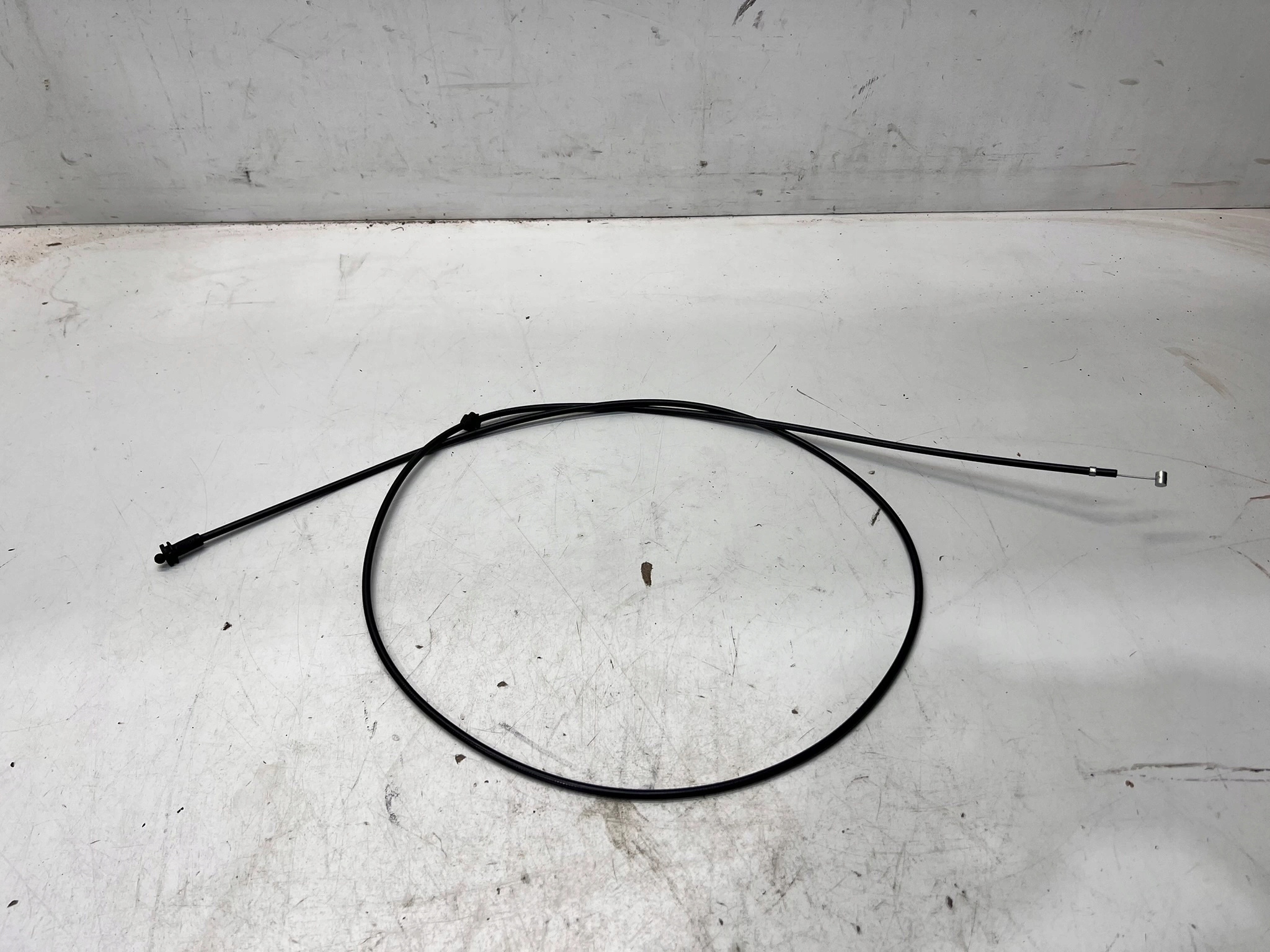 Câble pour l’ouverture du capot AUDI A3 8L 8L1823531A
