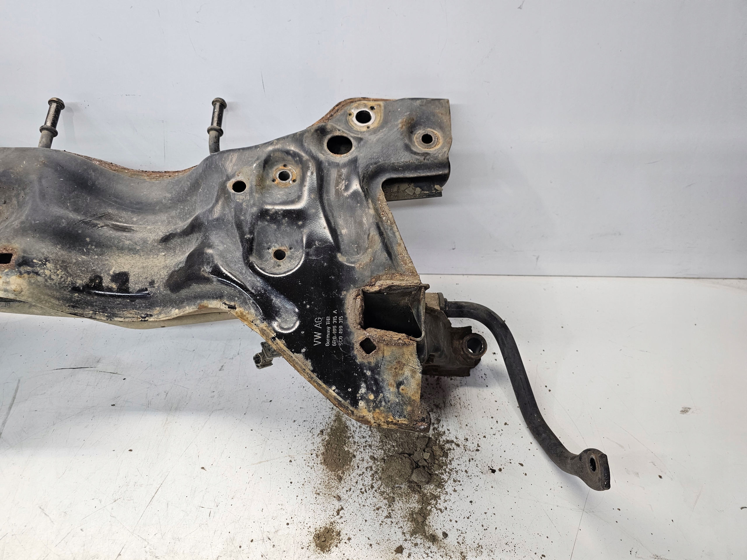 TRAWERS axle beam front subframe AUDI A1 8X 6R0199315A