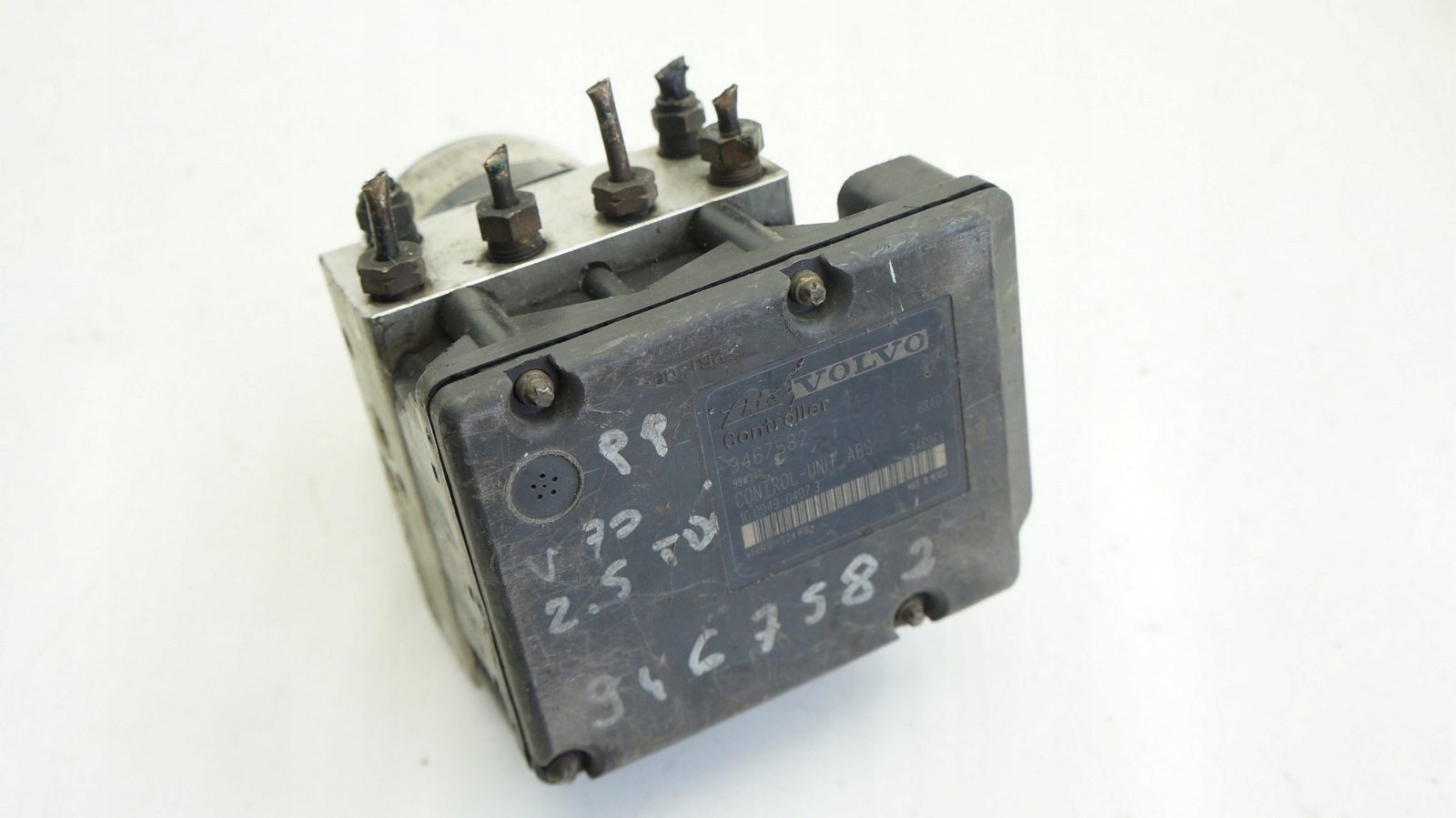 VOLVO насос в сборе ABS S80 V70 9467582 9467581