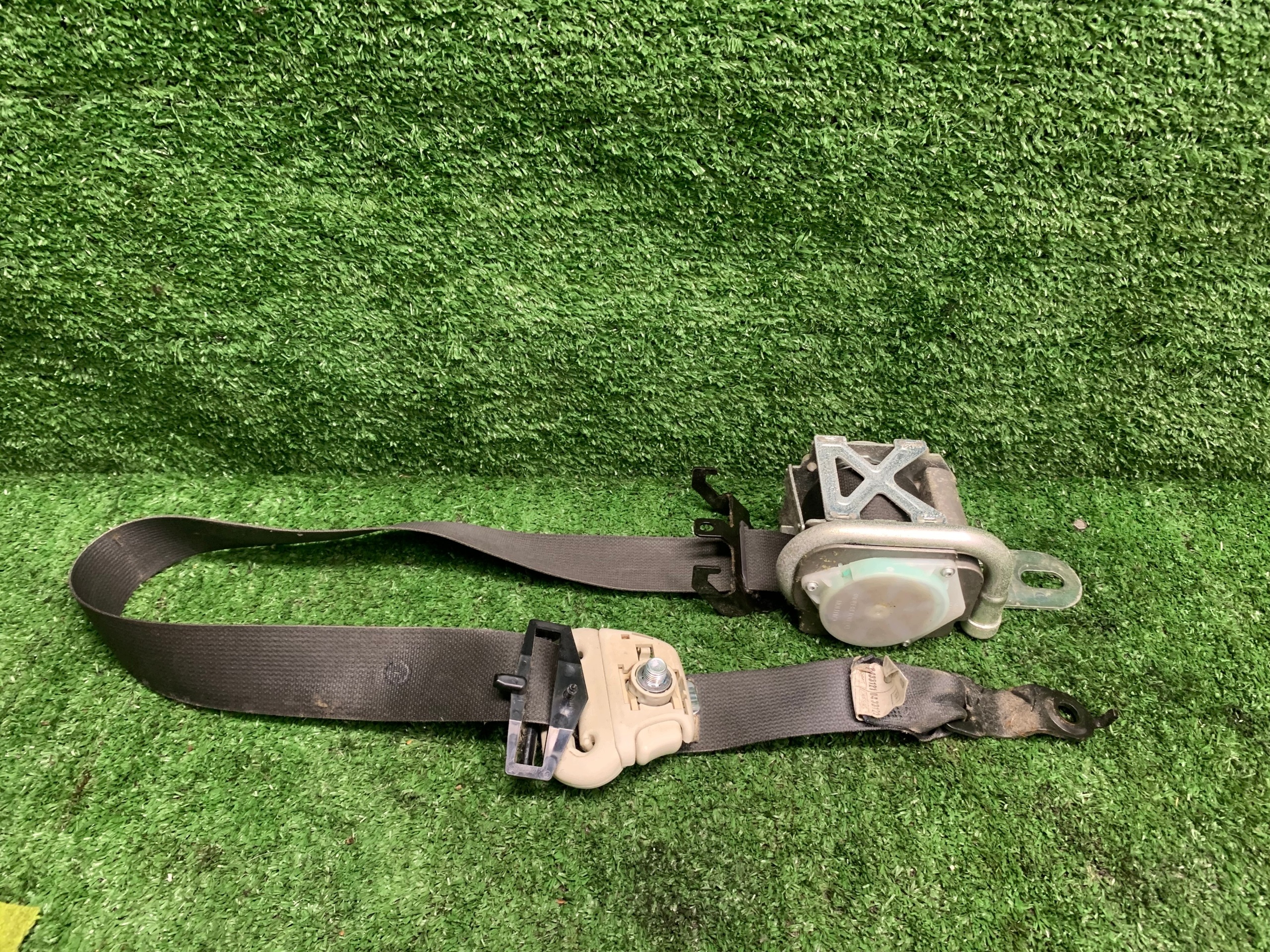 seat belt front left ring CHRYSLER 300C 1AJ792DVAD
