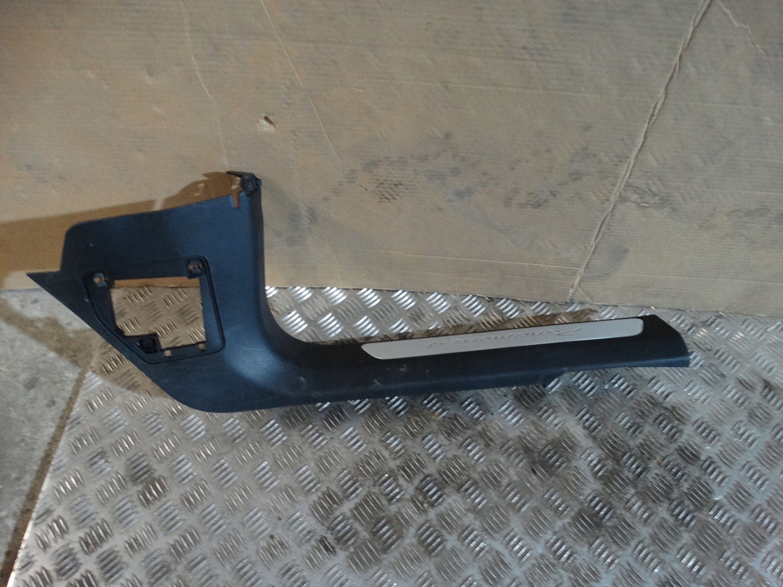 moulding cap of the threshold front right PORSCHE PANAMERA PANAMERA 4 971 1