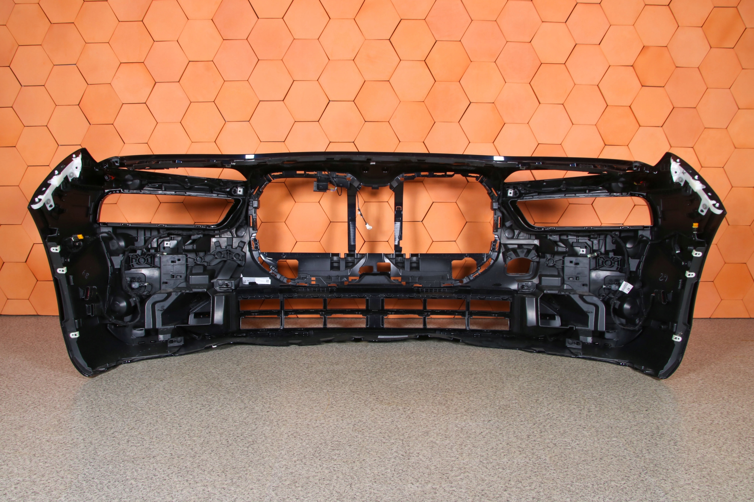 BMW 7 G70 i7 bumper front front colour 416