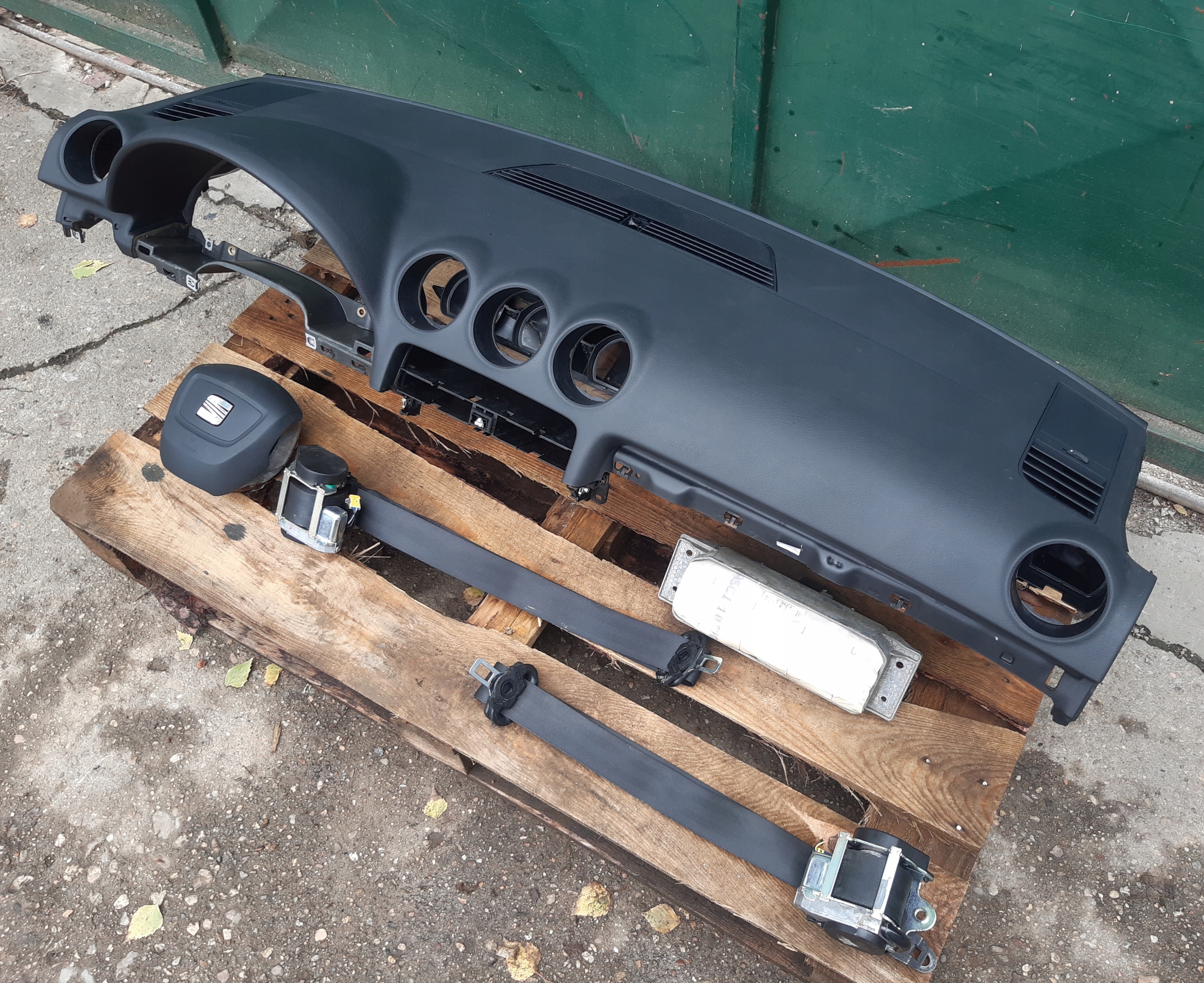 SEAT EXEO dashboard console tension belts airbag airbags