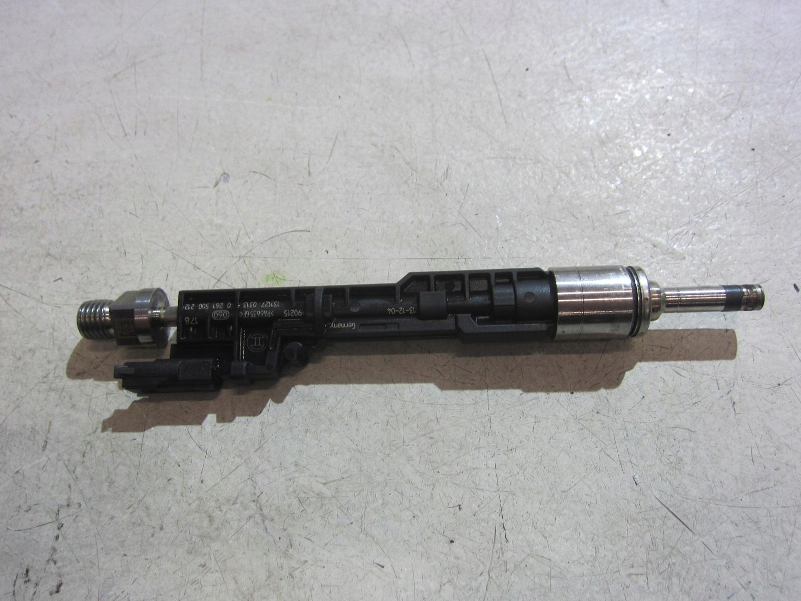 BMW F30 328 N20 injector nozzle 7645960