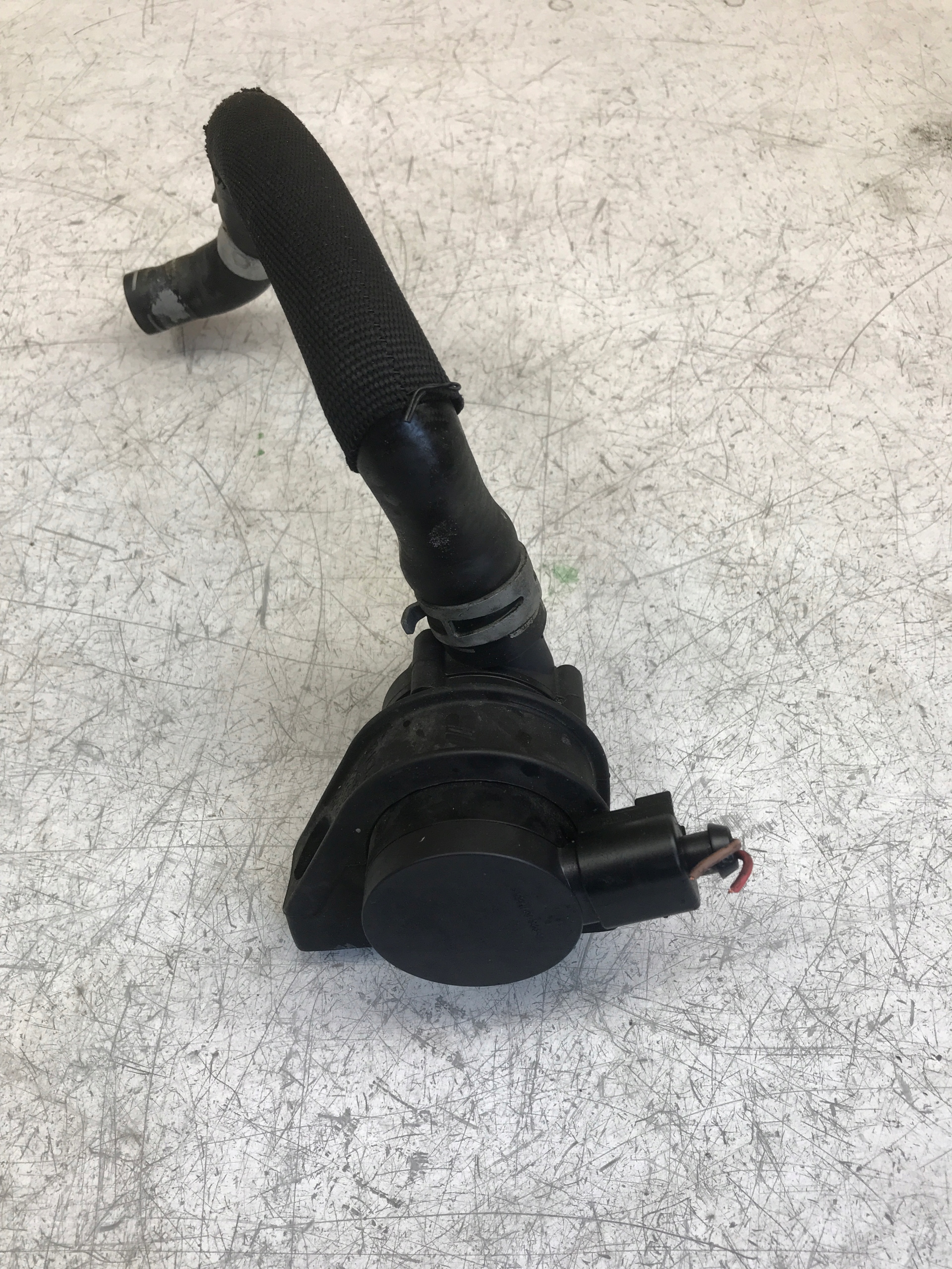 supplementary water pump VW SKODA AUDI 06H965561