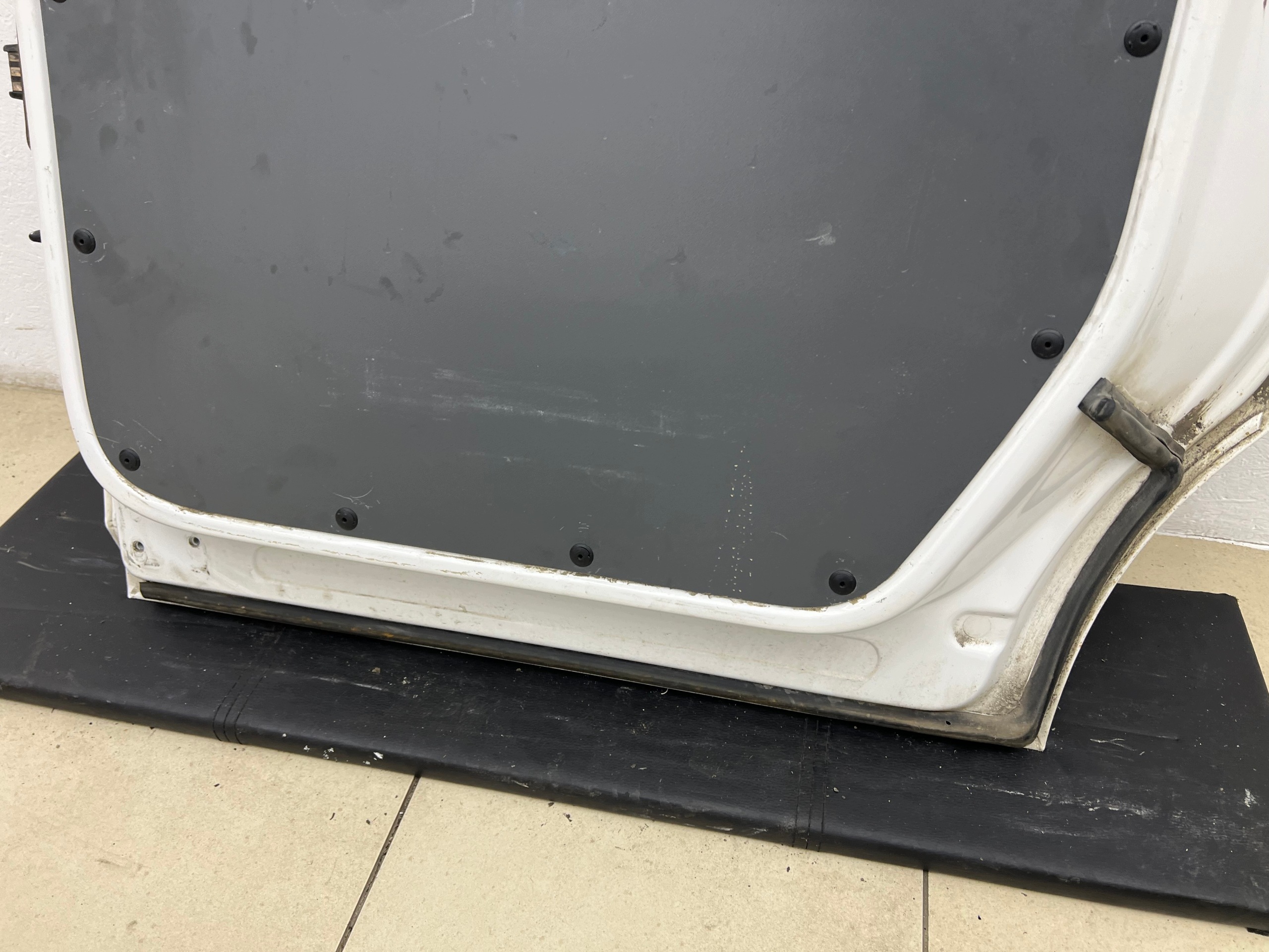 VW CADDY 2K5 15-20 door right sliding side colour LB9A