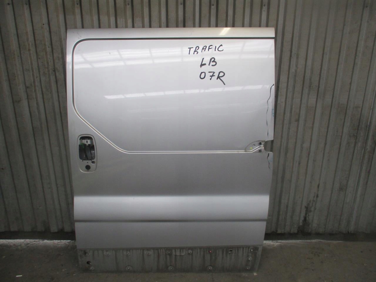 DRZWI PRZESUWNE LEWE TRAFIC VIVARO