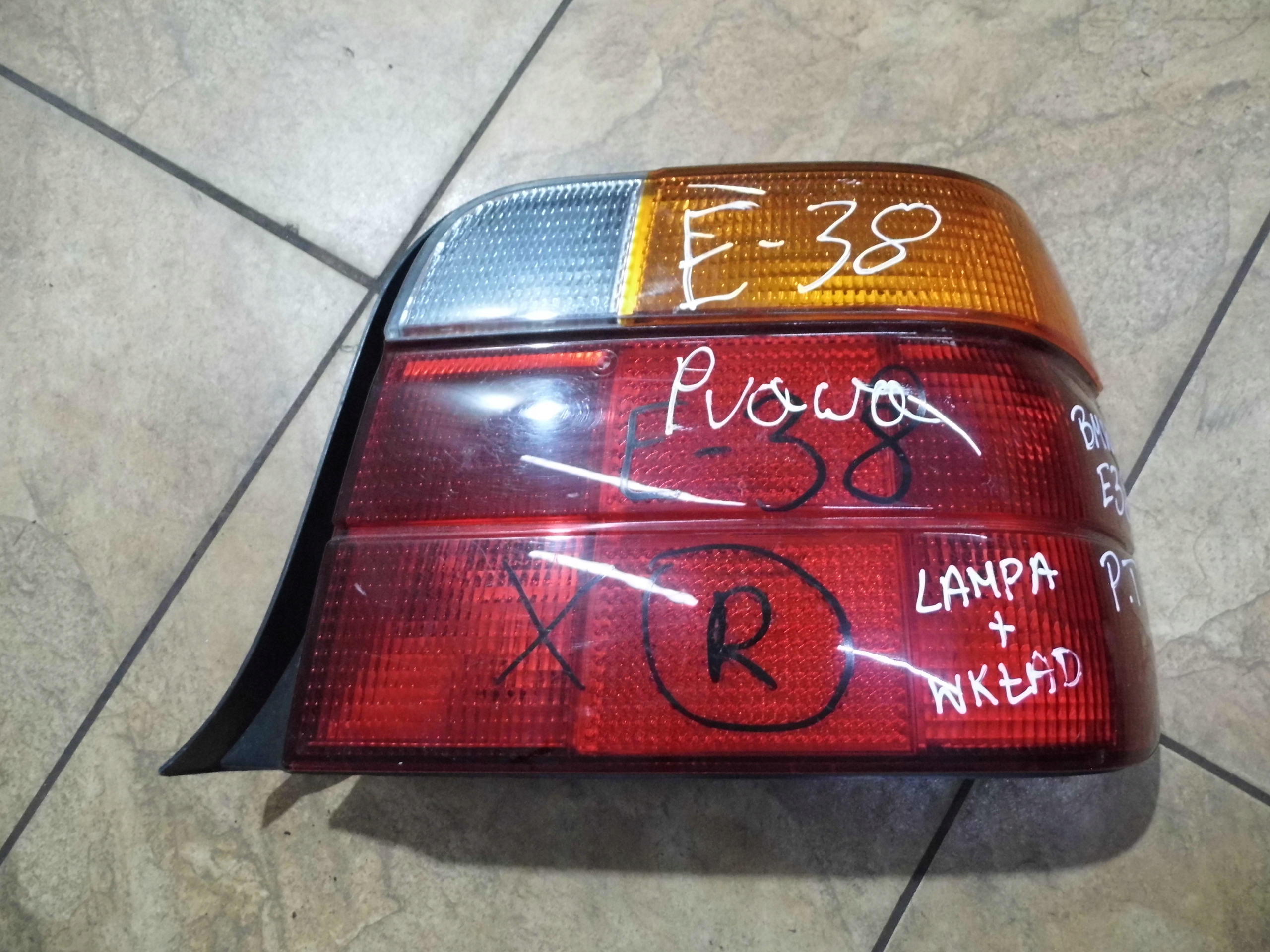 BMW E38 LAMPA PRAWY TYŁ
