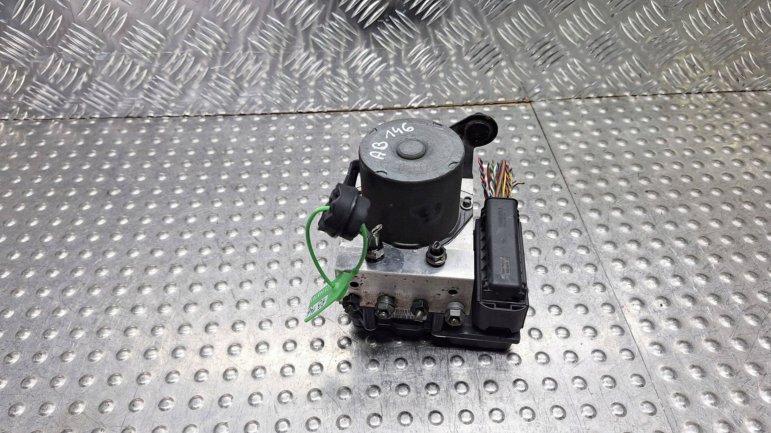 pump control unit ABS 6772449 6772450 BMW E60 E61 XDRIVE