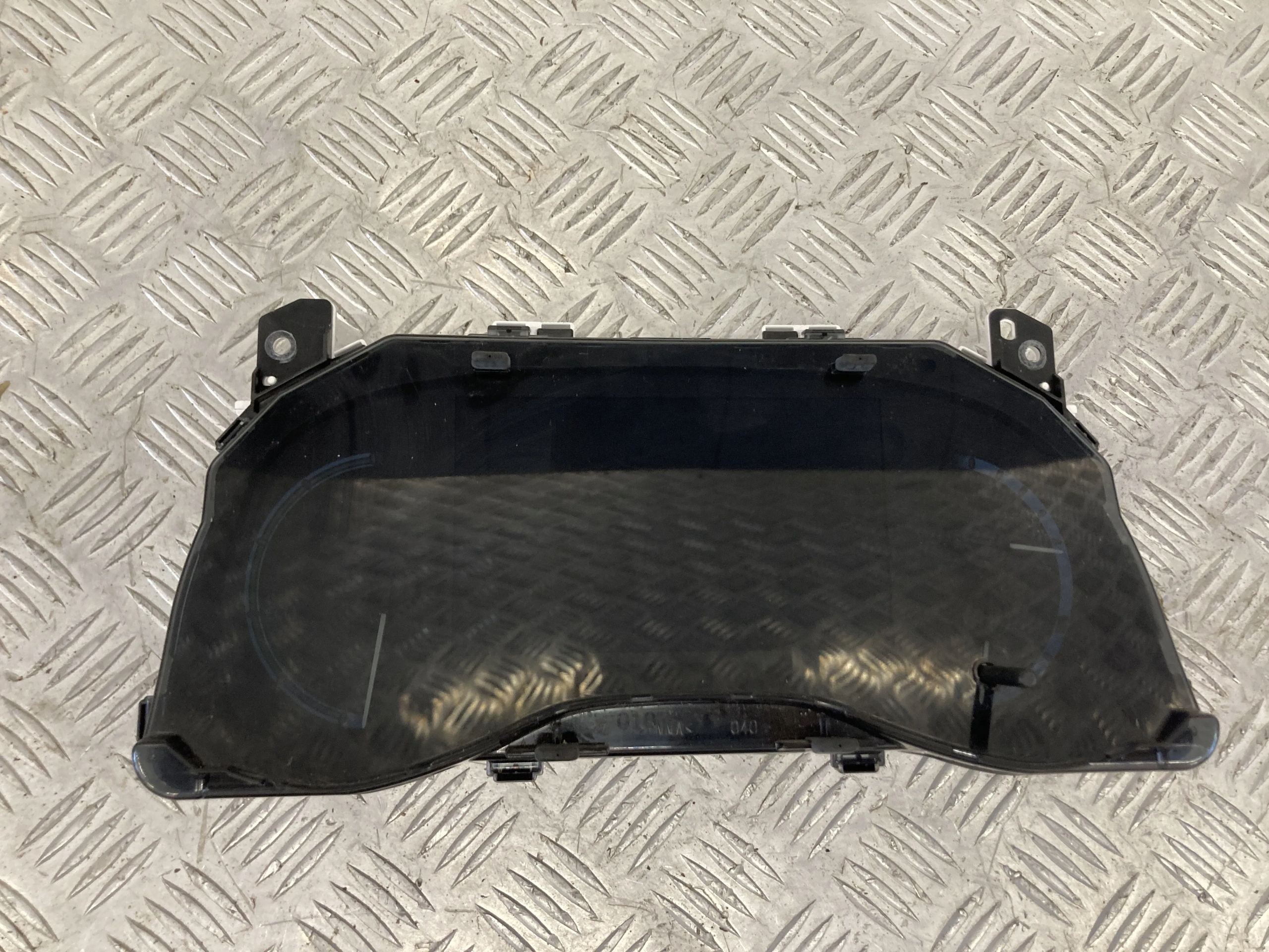спидометр часы YARIS CROSS 21- 1.5 гибрид