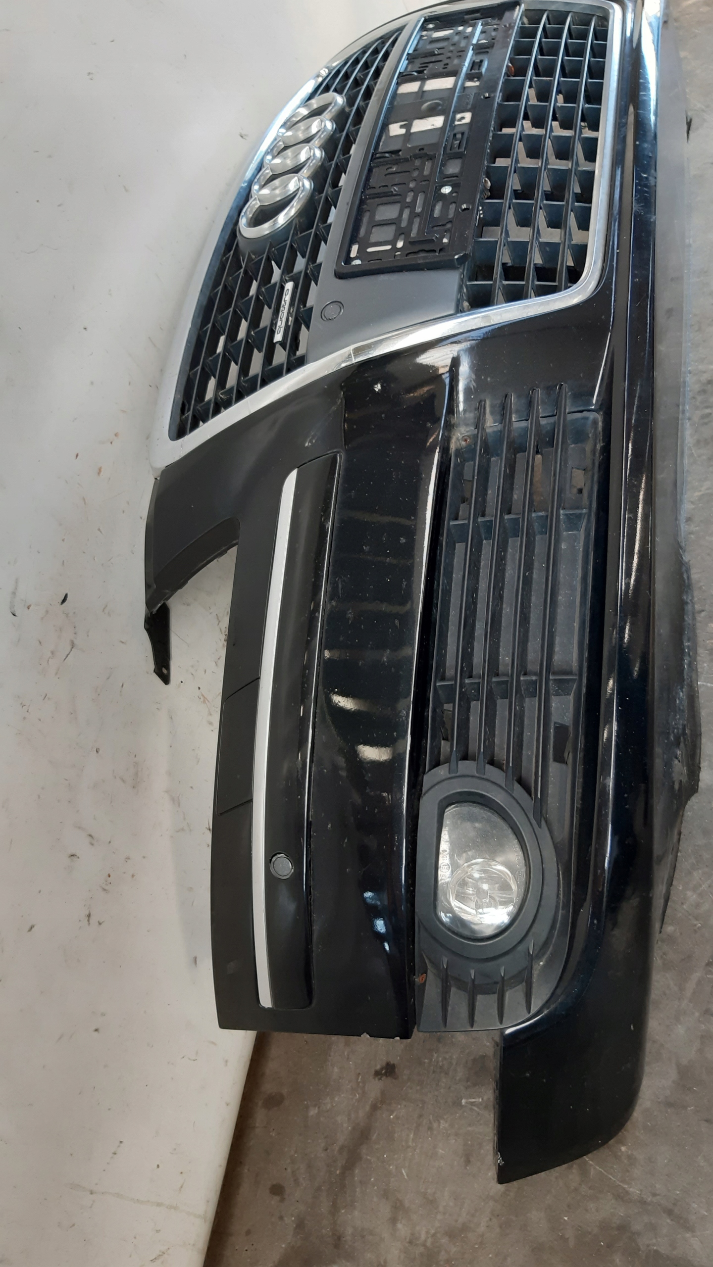 bumper front washers PDC LZ9Y Audi A8 D3