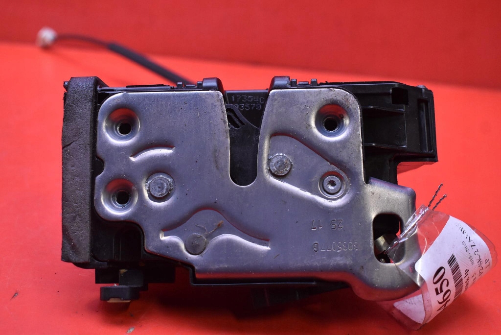 lock door left front front EU 915-C3039075-18S OPEL ASTRA 5 V K KOMBI