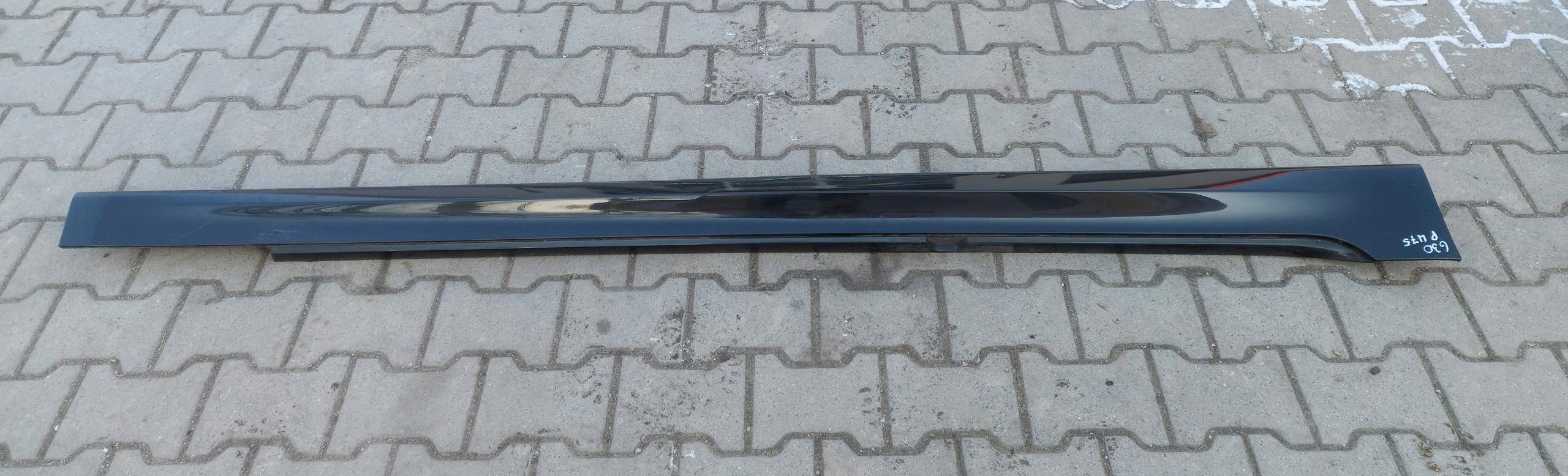BMW G30 530E moulding threshold right 8069048