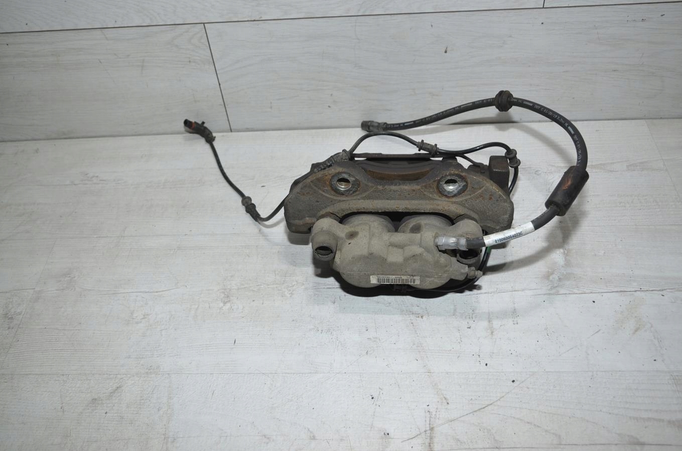 caliper right front Mercedes R-klasa W251