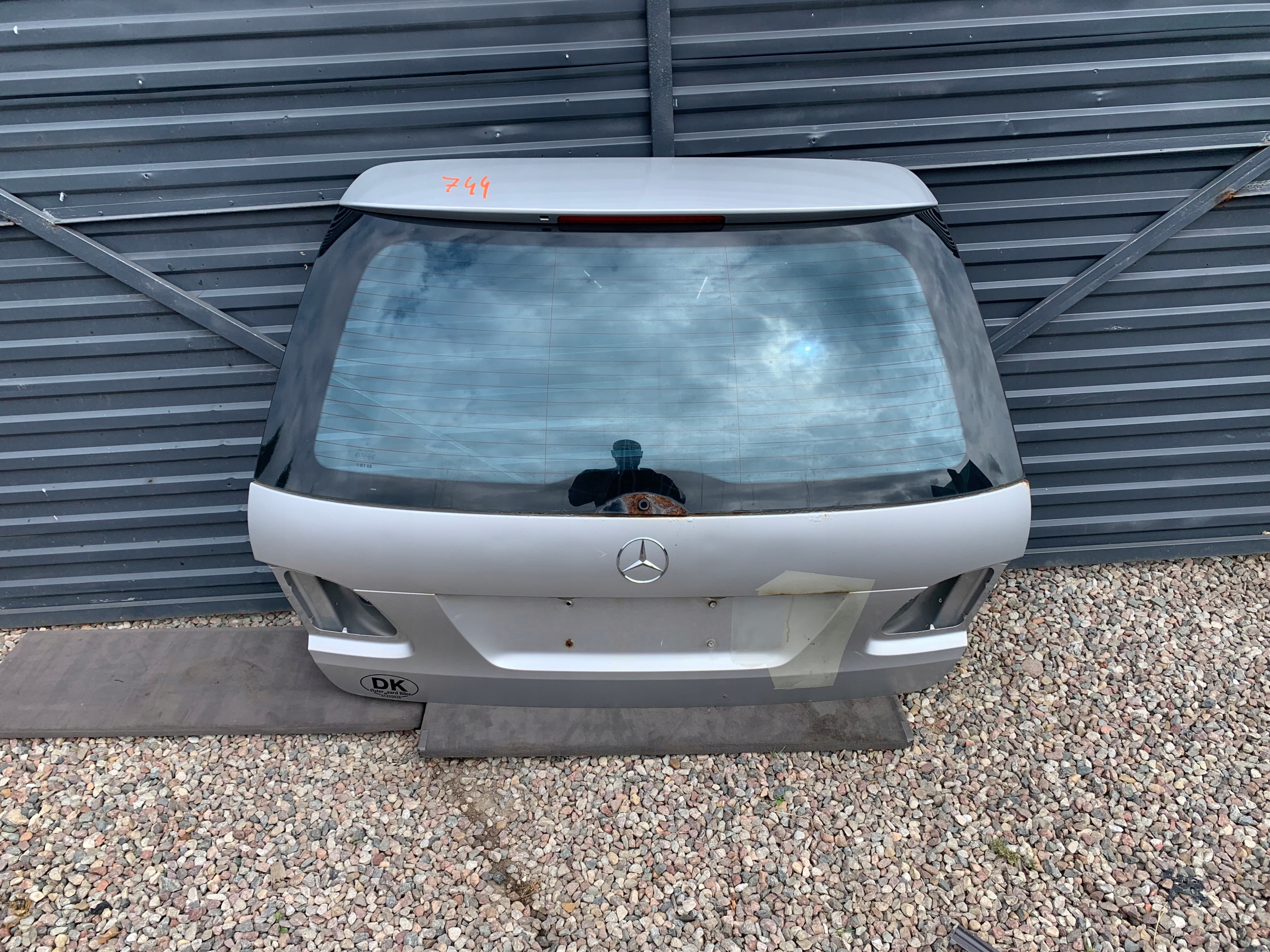 MERCEDES W211 KOMBI KLAPA TYLNA TYŁ BAGAŻNIKA C744 744