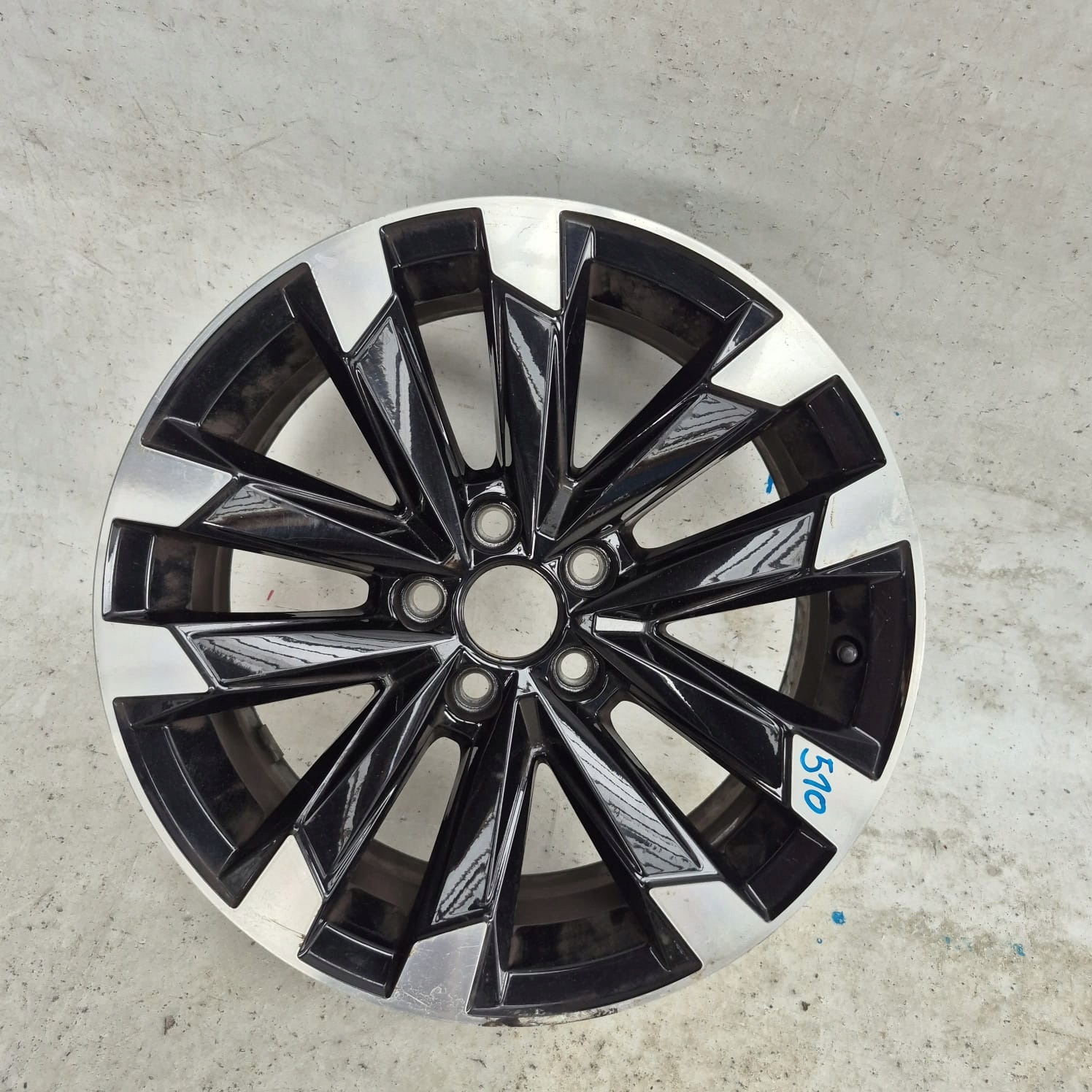 VW T-CROSS 2GM disk hliníkový 16" 2GM601025C