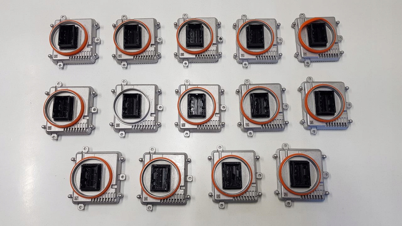 PRZETWORNICA MODUŁ LED SKODA AUDI VW 992941571AA Producent części Volkswagen OE