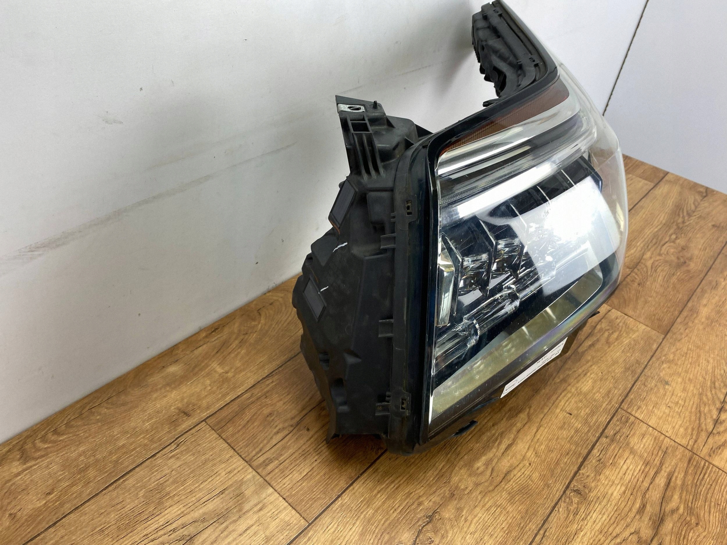 Reflektor light front right Cadillac Escalade IV 2015+