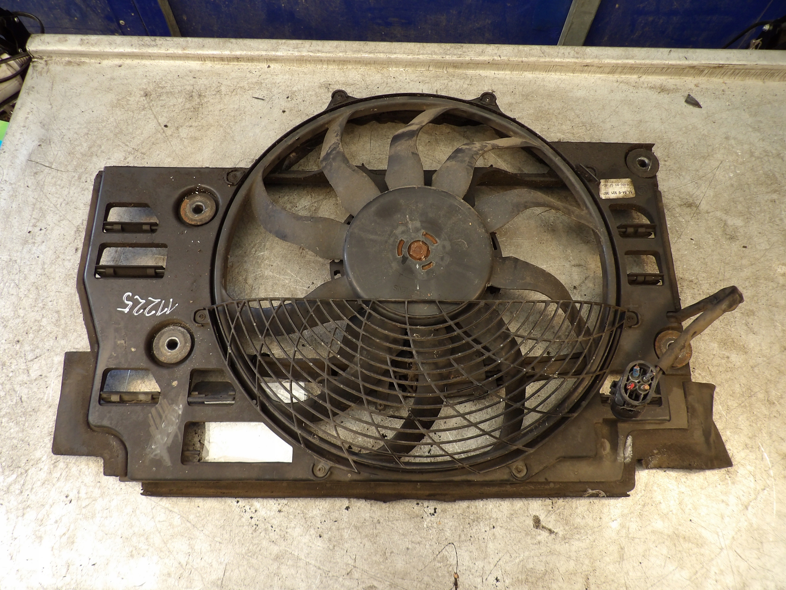 BMW E39 ventilátor chladiče 64.54-6921397