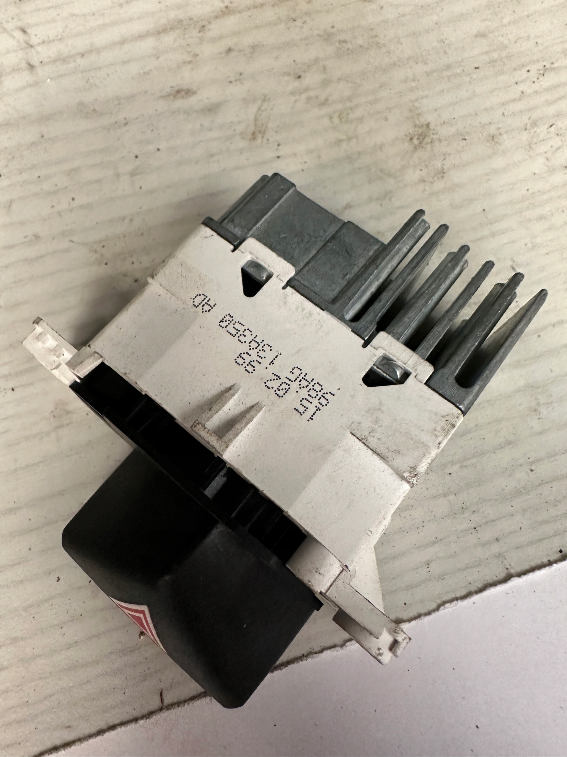 Schalter Leuchten des warnblickschalters Ford OE 98AG13A350AD