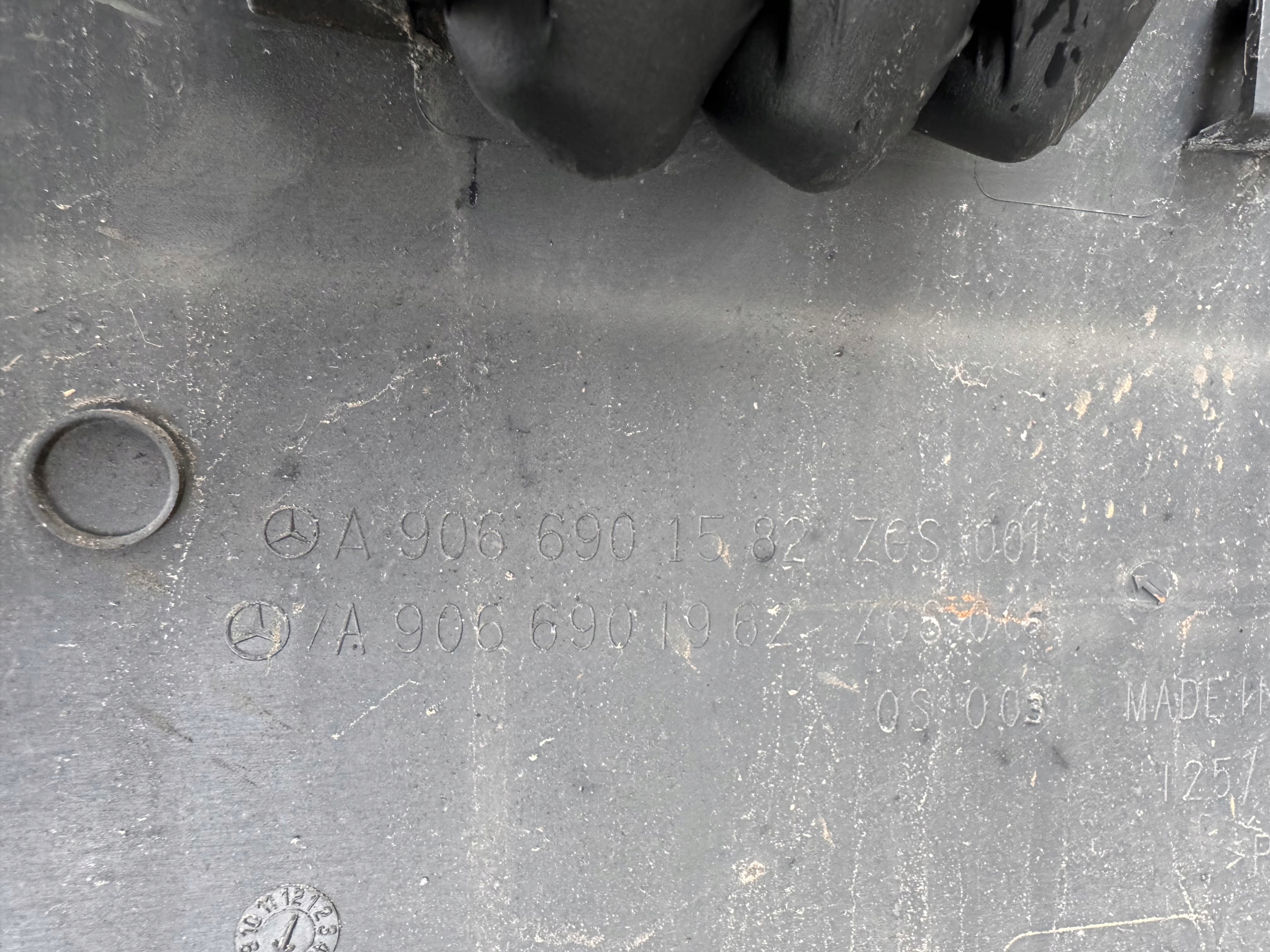 moulding side left SPRINTER W906 LIFT A9066901582