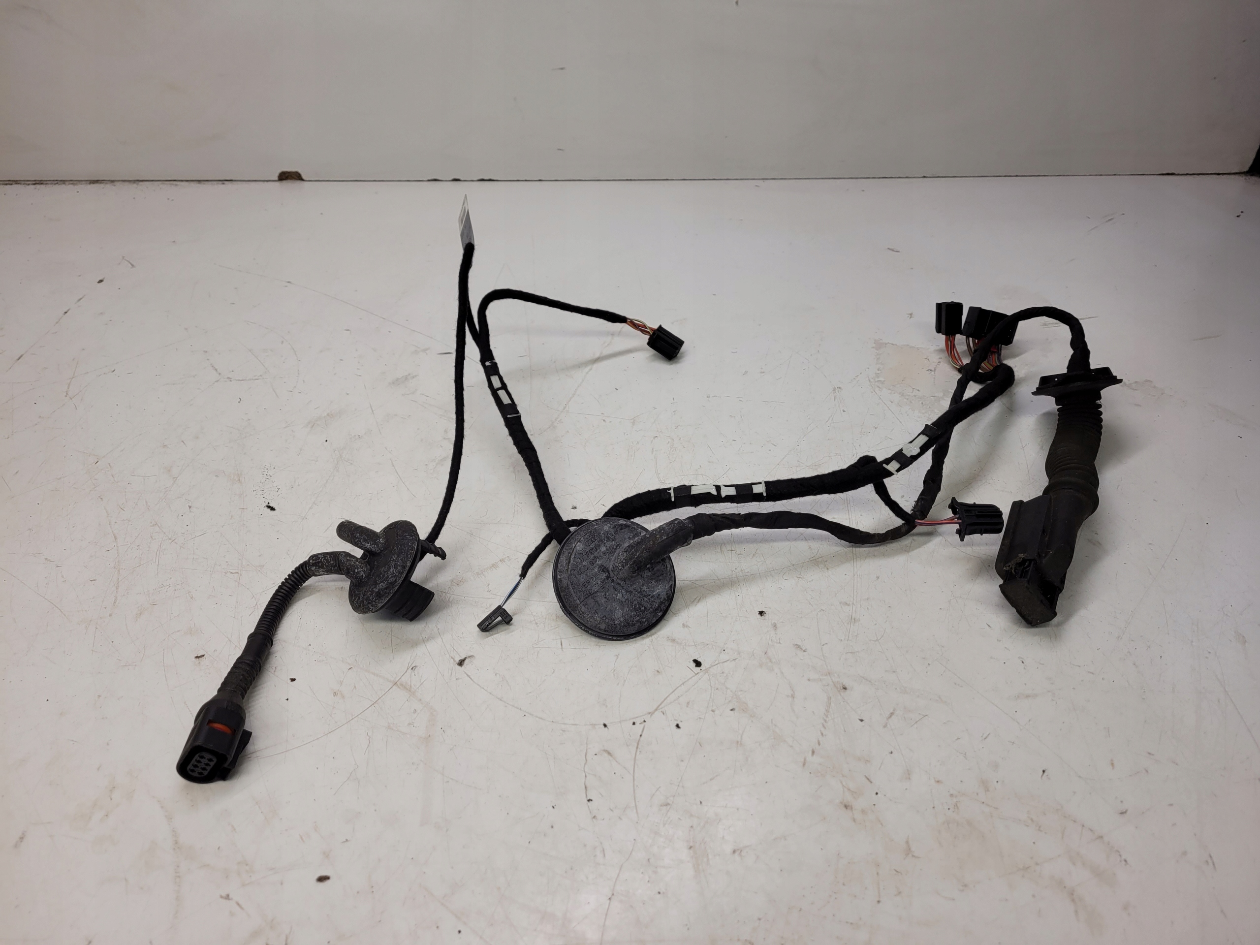 bundle door left rear part AUDI A4 B8 8K0971687Q