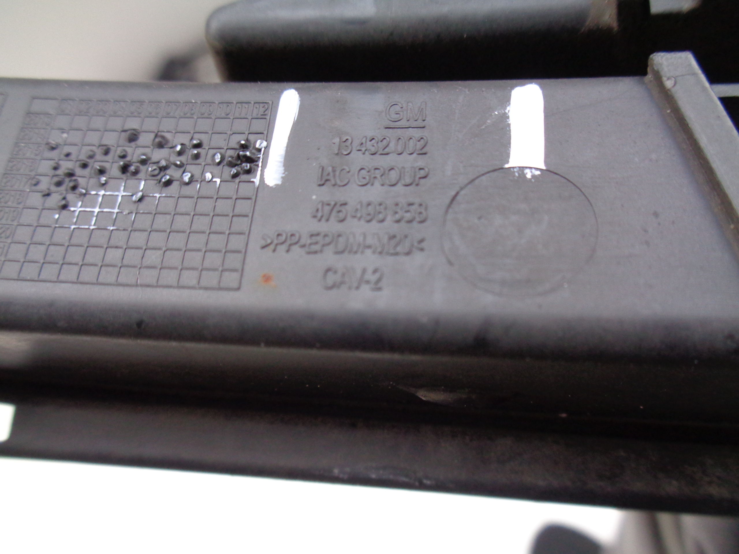 grid of a bumper OPEL CORSA E 14