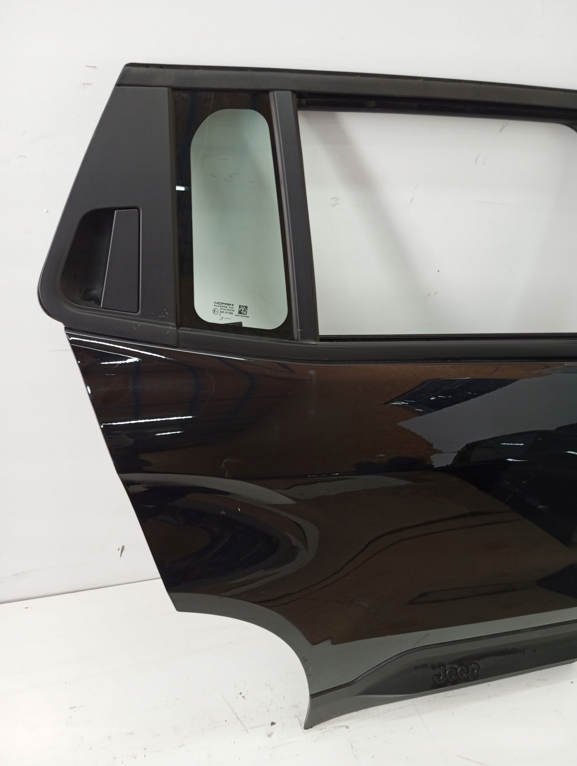 door right rear. JEEP AVENGER 22R