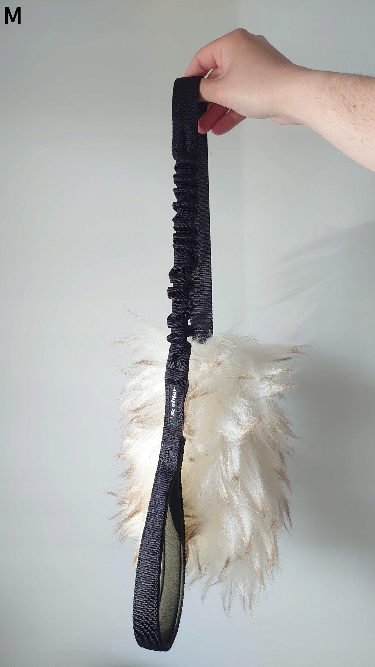 Levně Přetahovadlo hračka z přírodní ovce velikost M pro psa muflon černý dlouhý