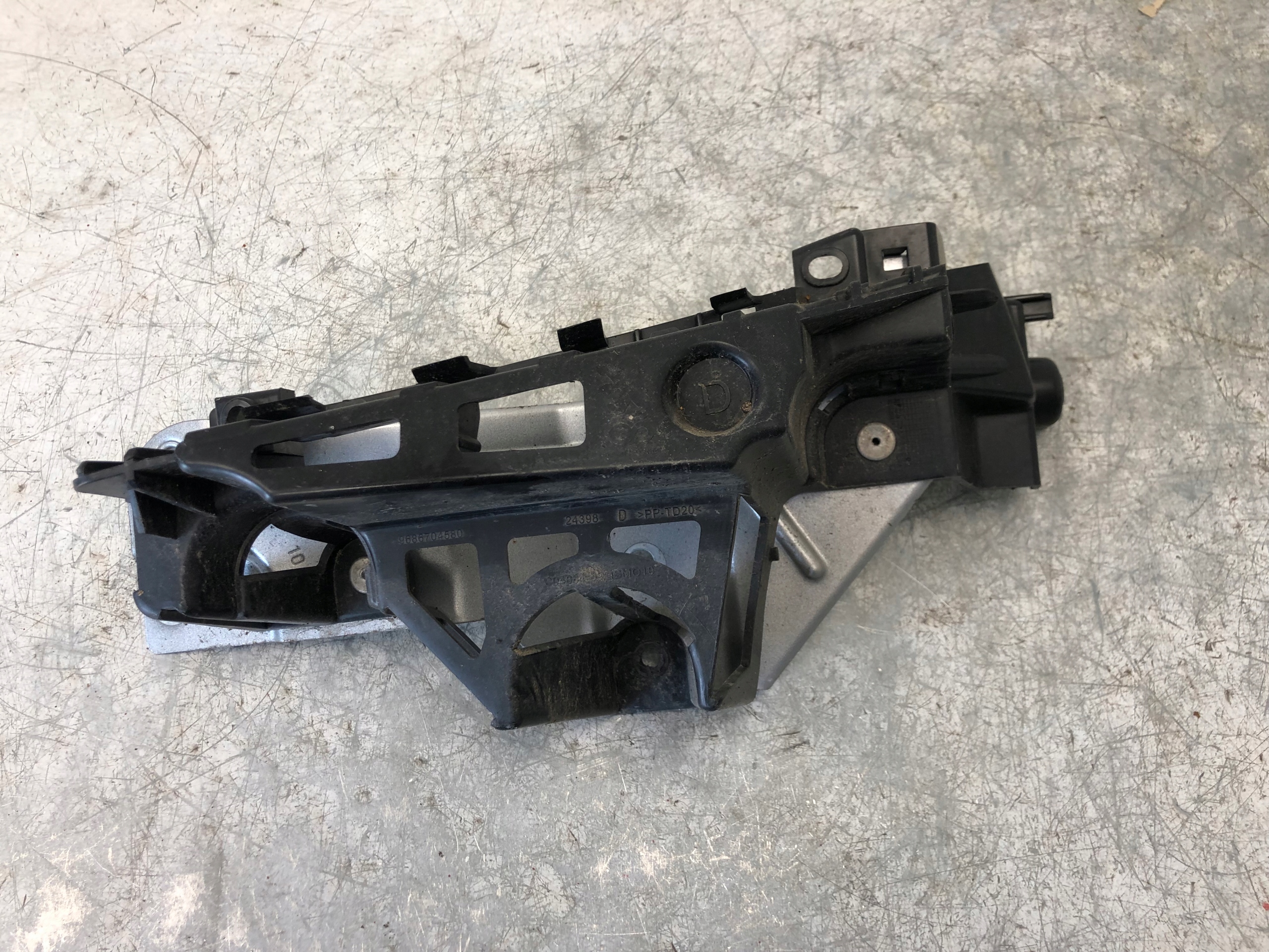 bumper bracket right rear part PEUGEOT 508 sedan