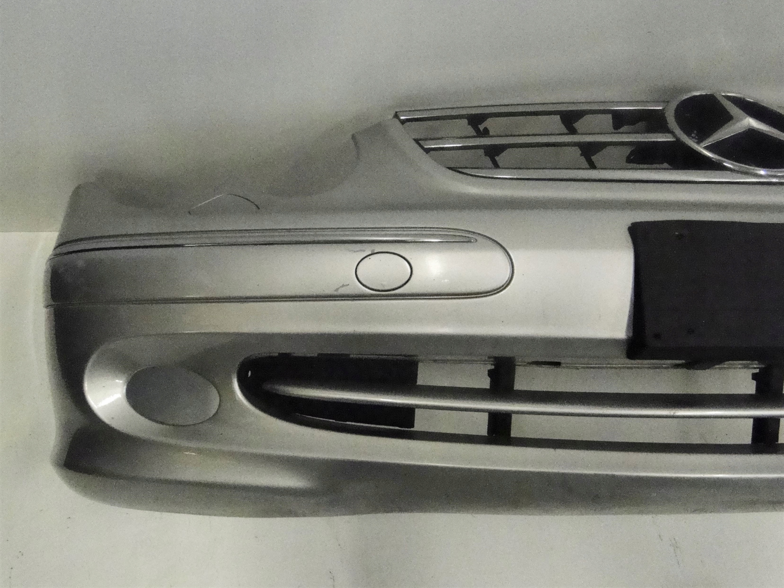 MERCEDES CLK 209 W209 GRILL ATRAPA BEZ RADARU Producent części Mercedes-Benz OE