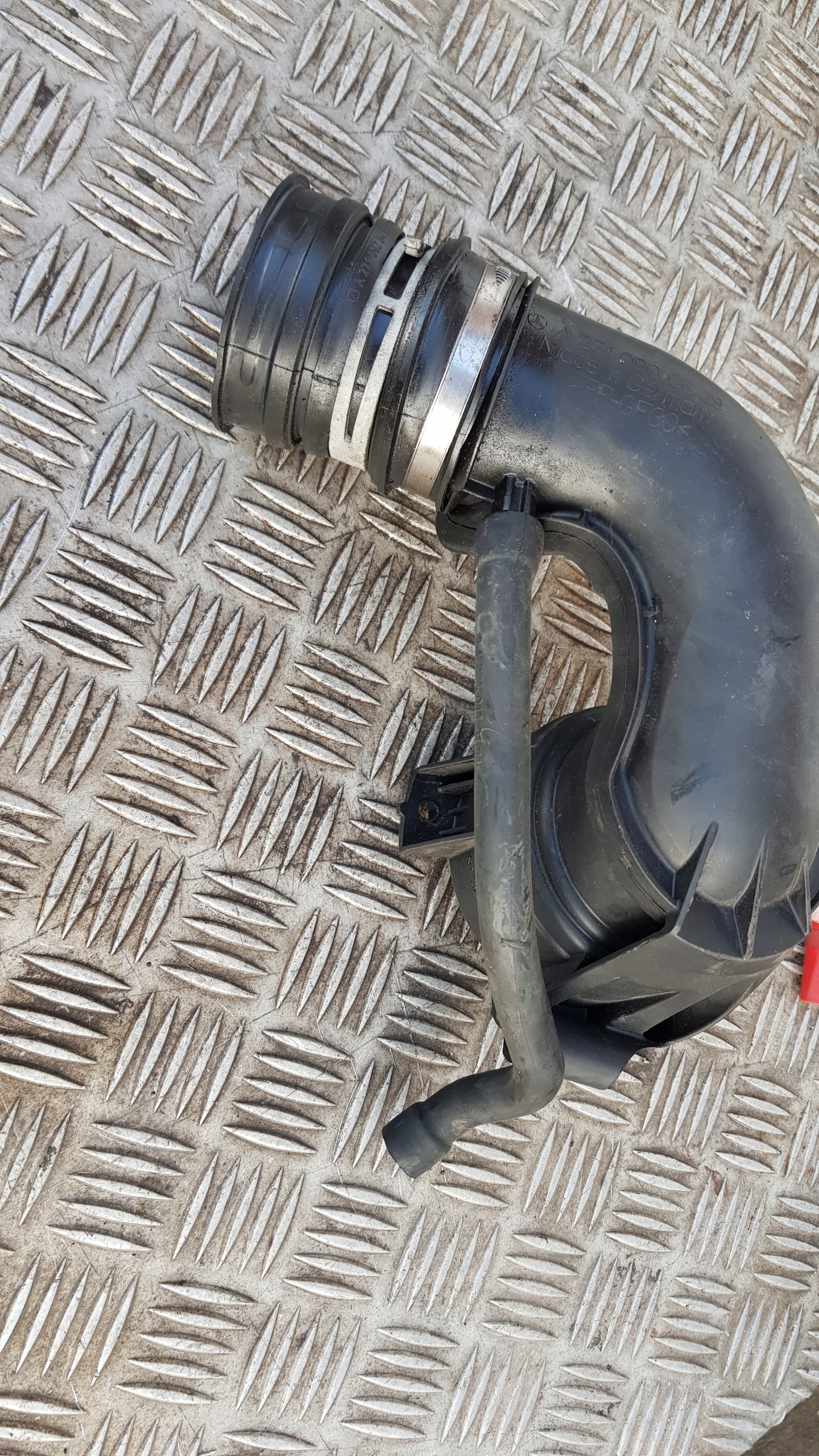 W203 1.8 wiring pipe air A2710900629