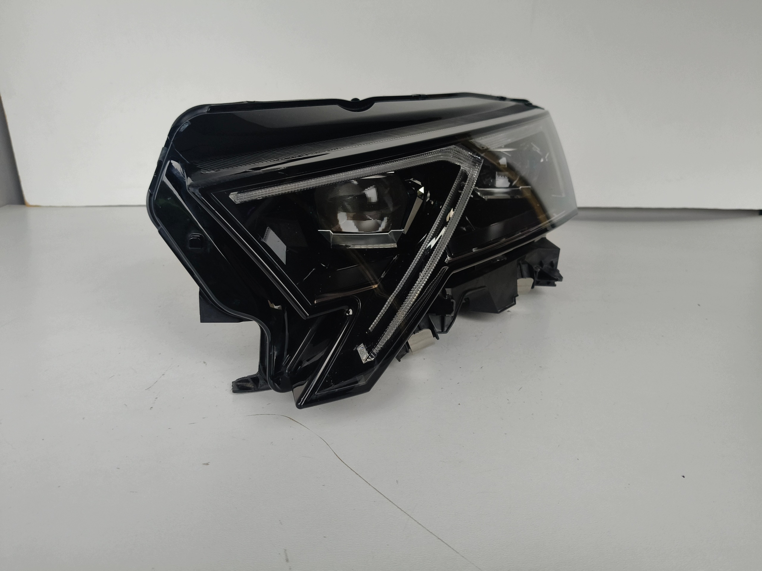 light left REFLEKTOR SKODA OCTAVIA IV 4 5E3 23- LIFT FULL LED