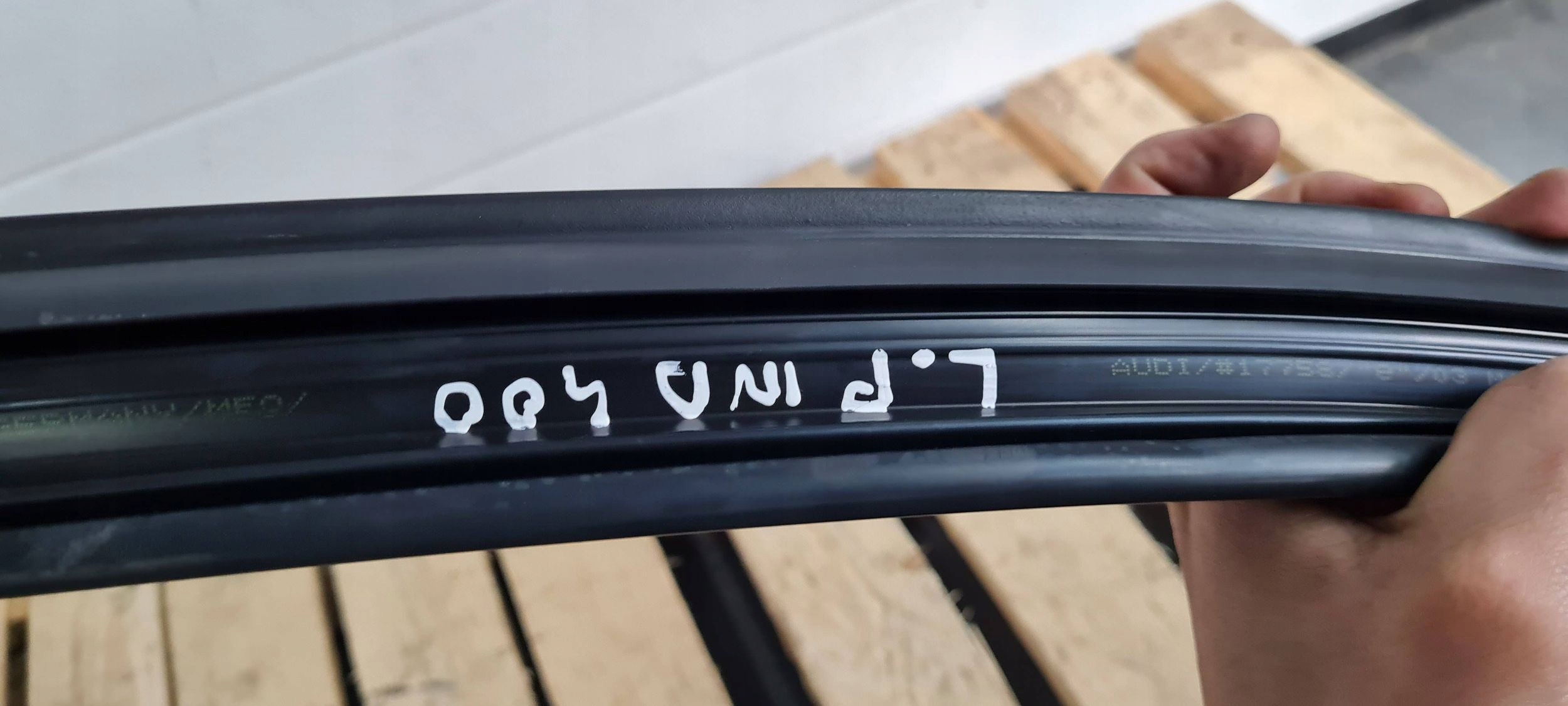 S6 A6 C7 4G LIFT gasket windows left left front black 4G0837431B