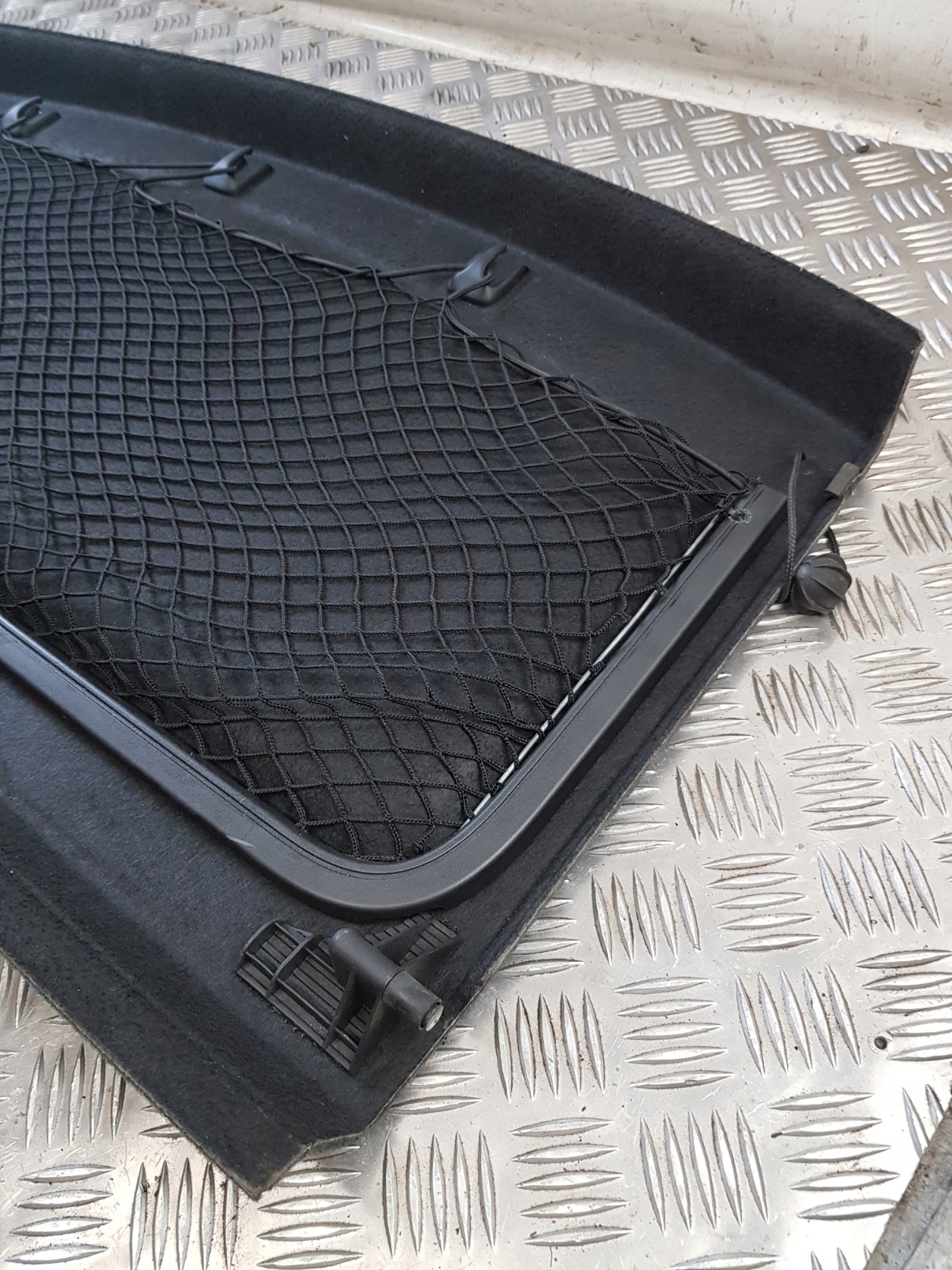 plato rear boot VW GOLF V 05R