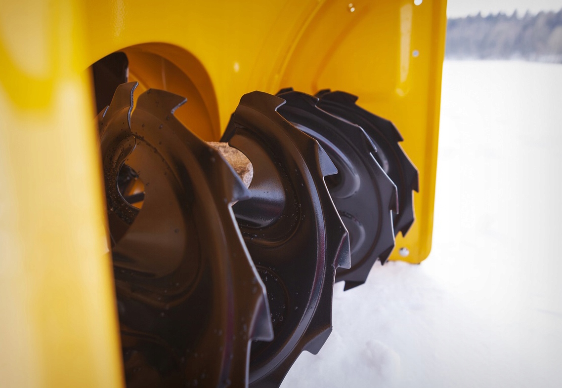 ODŚNIEŻARKA SPALINOWA RIWALL 61cm PŁUG DO ŚNIEGU ROZRUCH ELEKTRYCZNY Zasilanie spalinowe