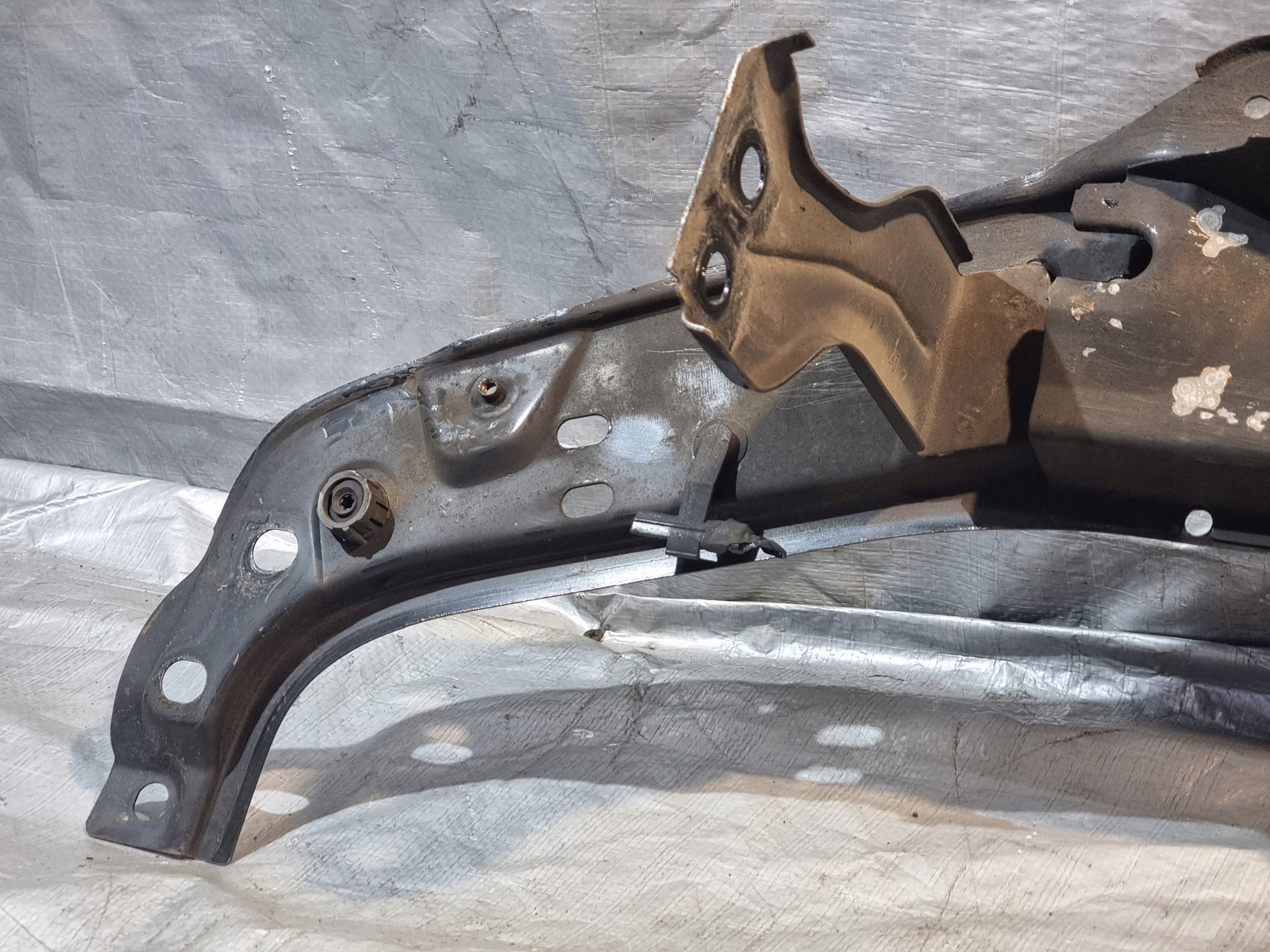 support panel for radiators pillar RENAULT LAGUNA II 02r